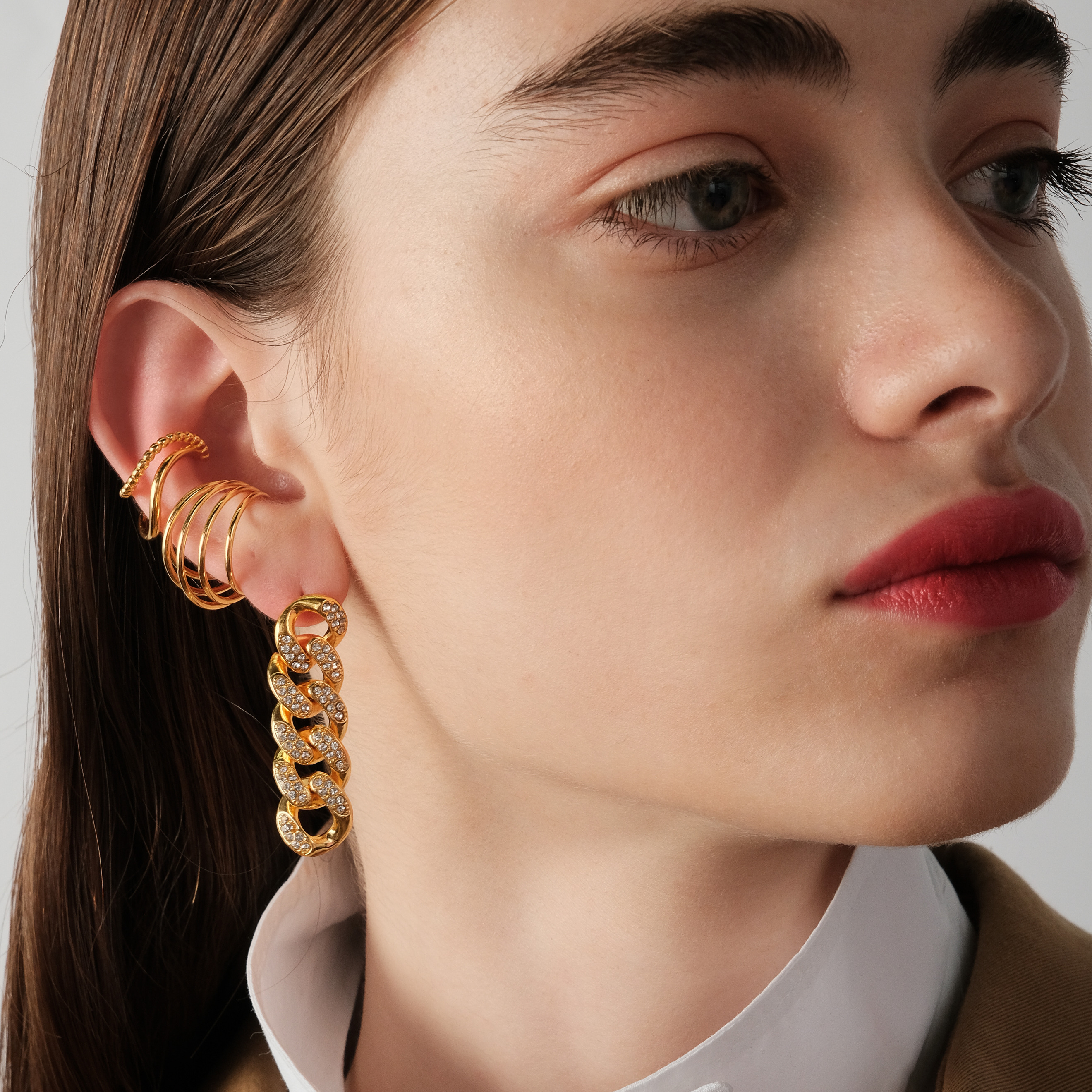 chain earrings with crystals
