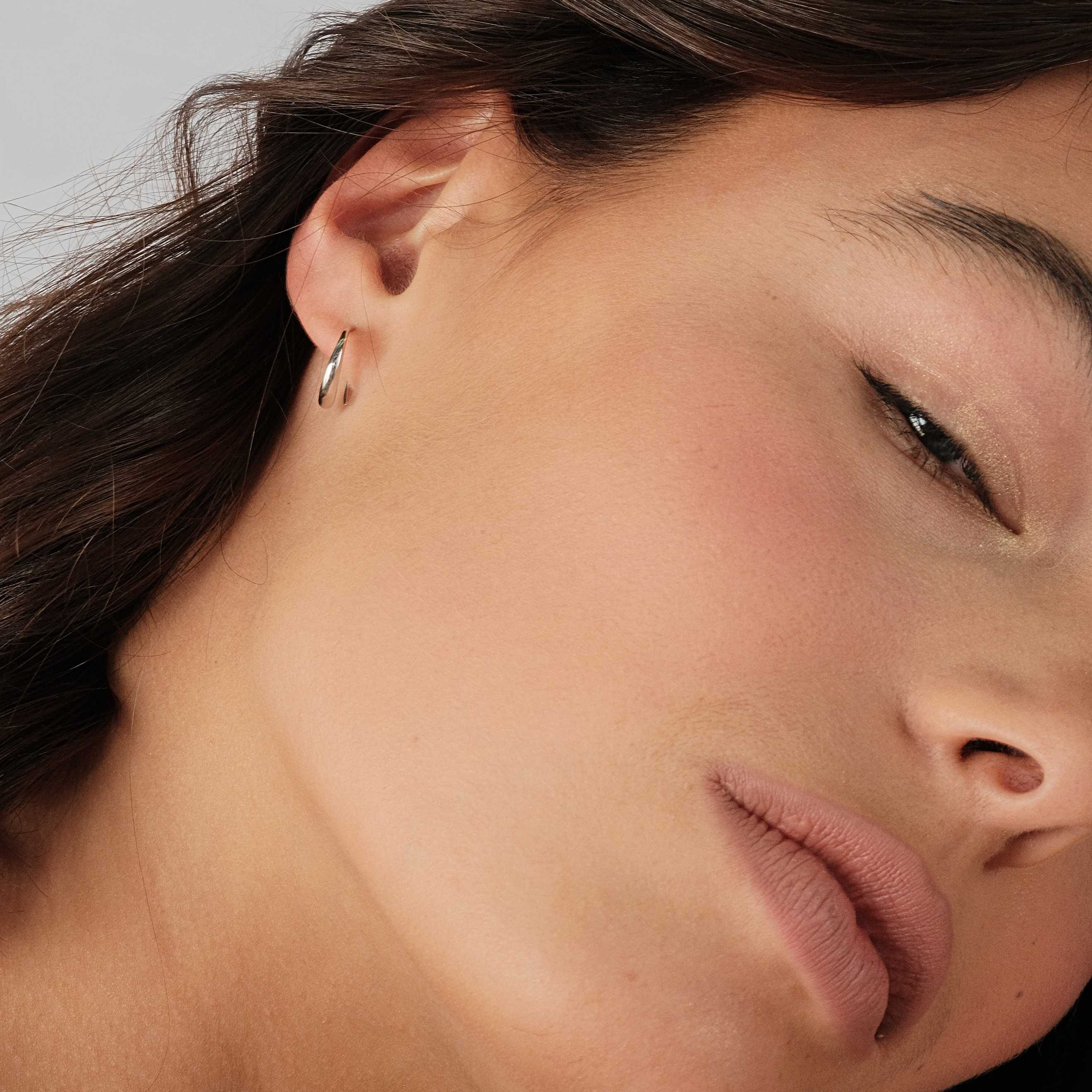 Круглые серьги-кольца из серебра Ear loop