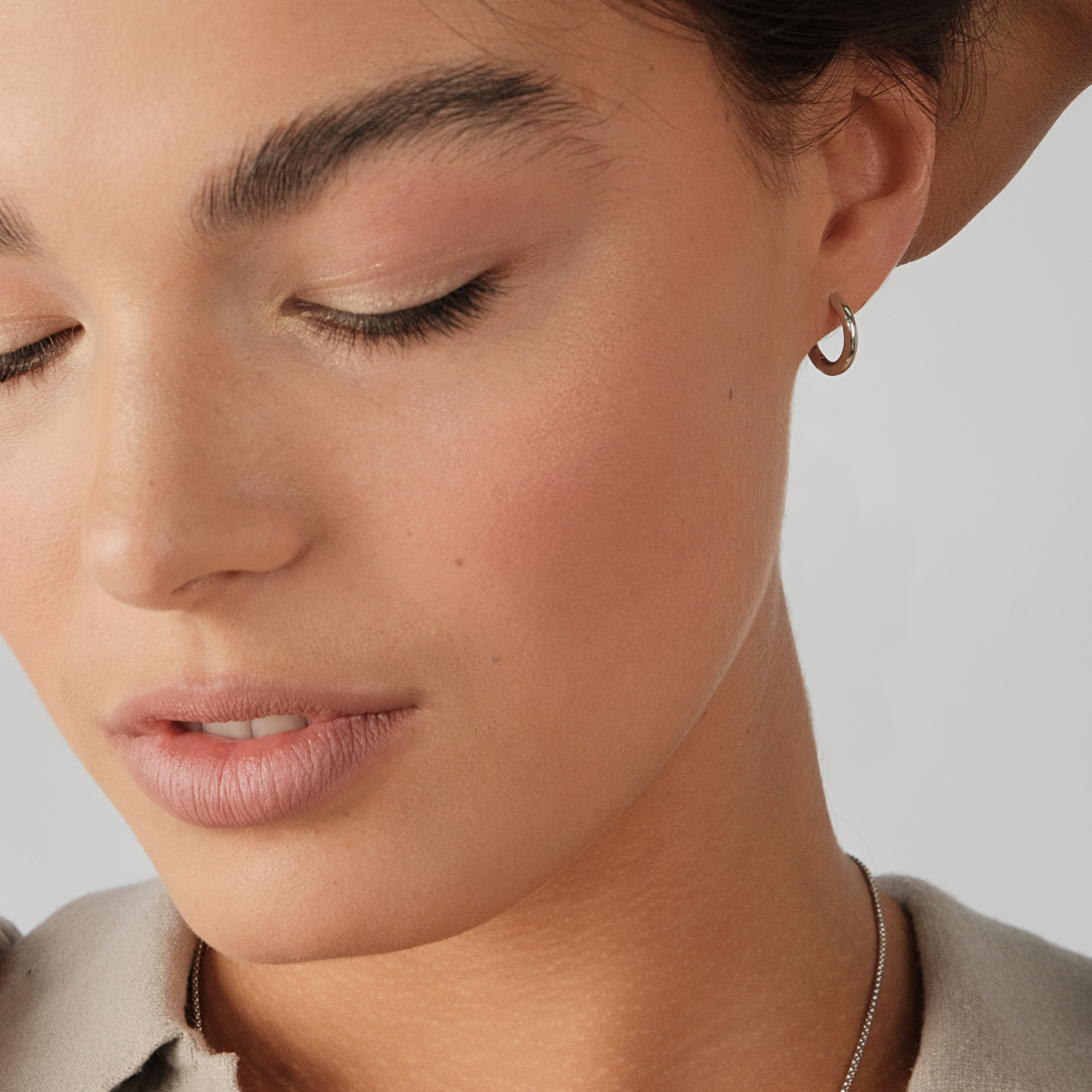 Silver classic small hoop earrings
