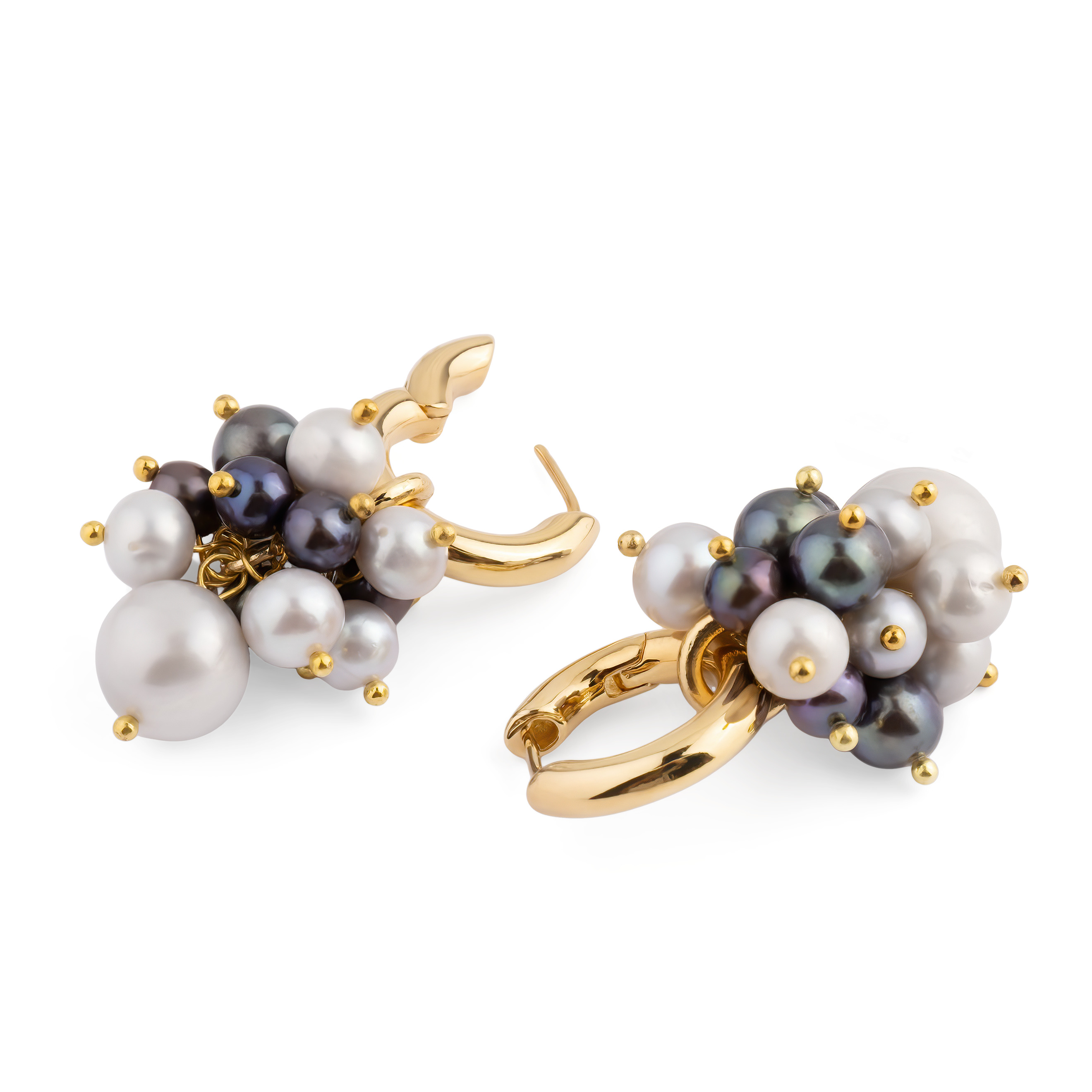 Earrings with grey pearls