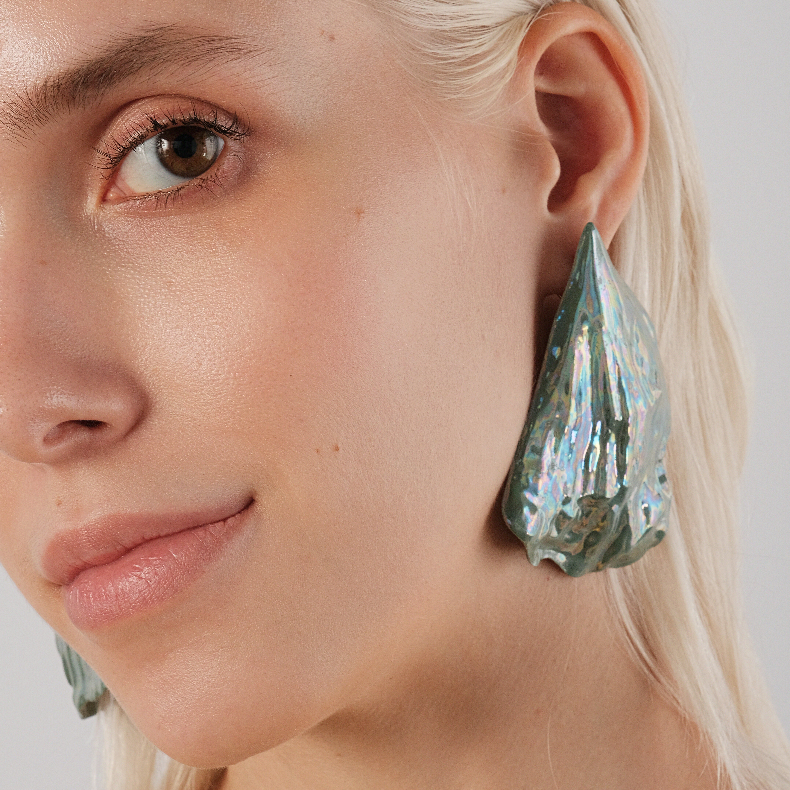 Mint porcelain earrings with mother of pearl