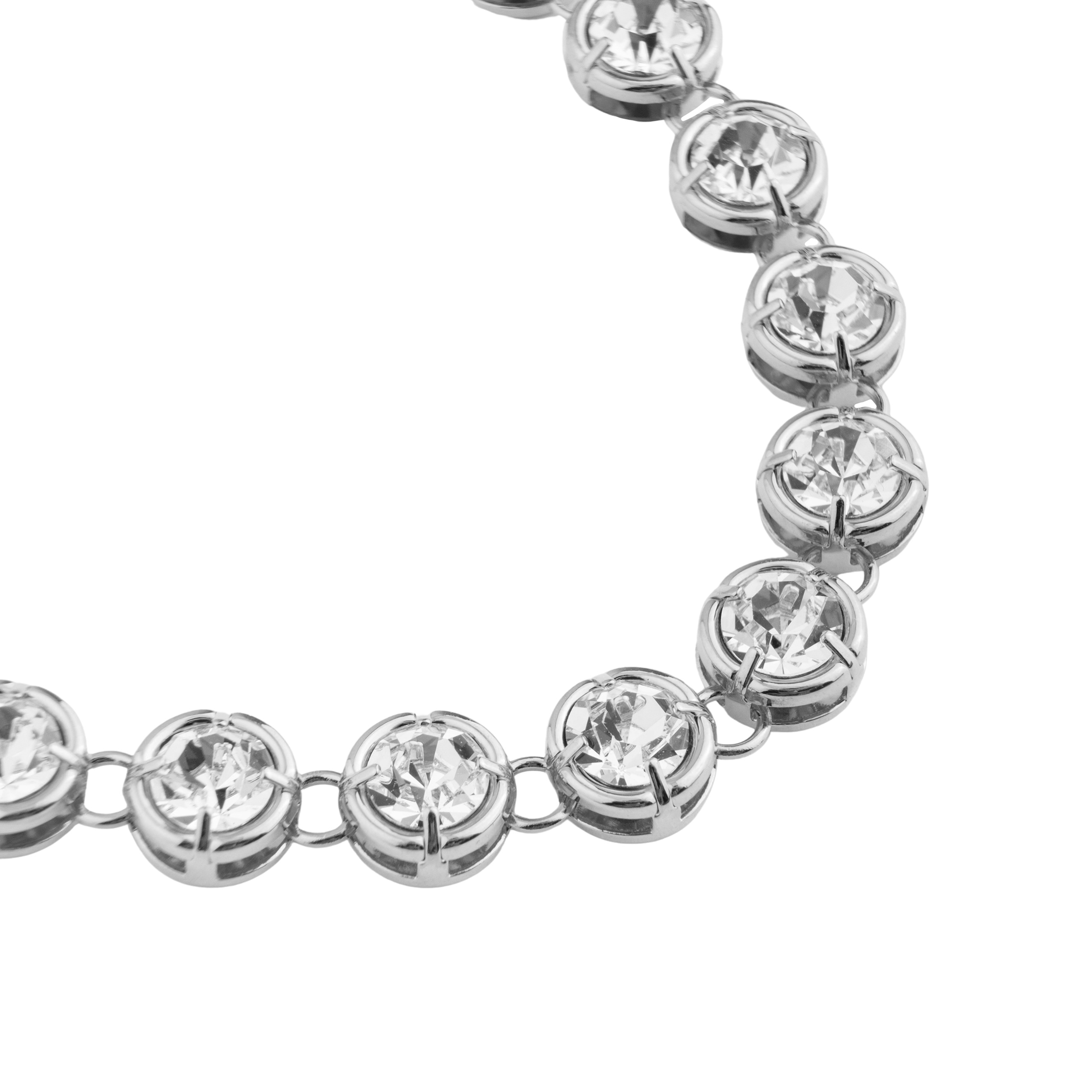 Necklace-chain with crystals and a heart