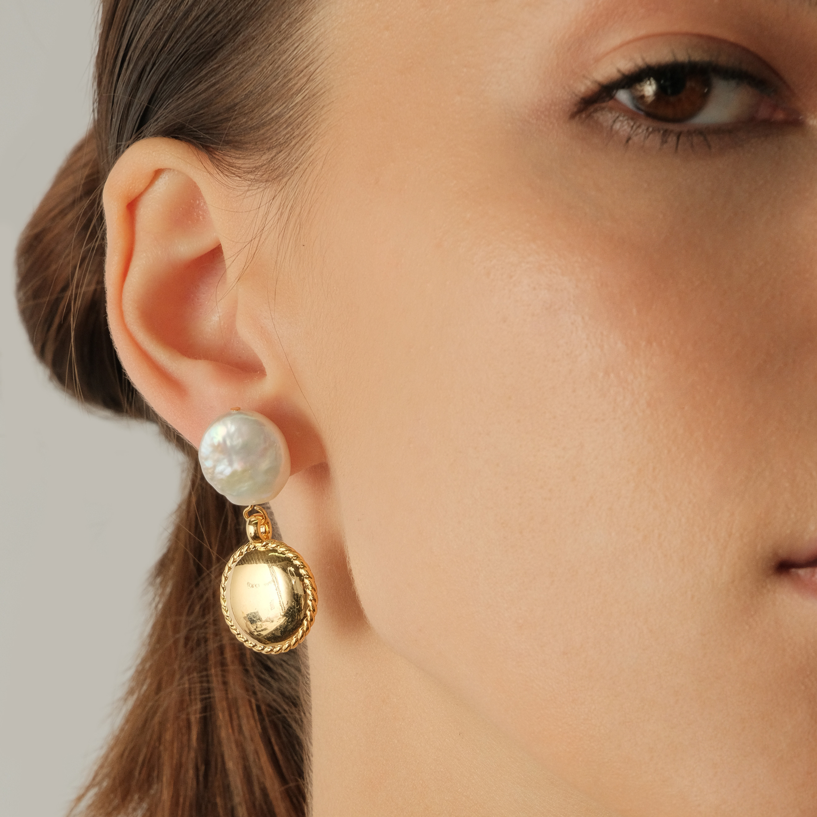 earrings with artificial pearls