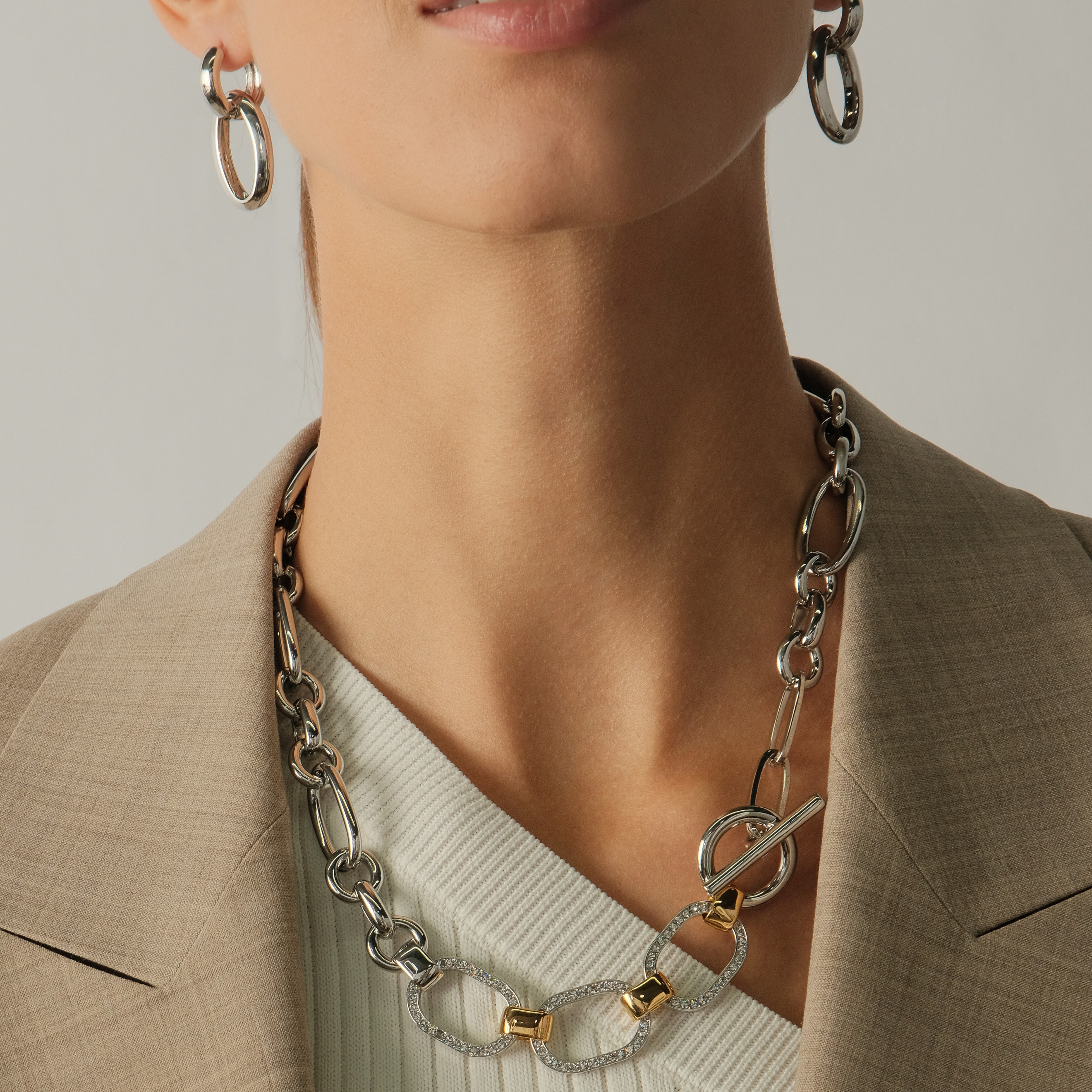 necklace-chain with crystals