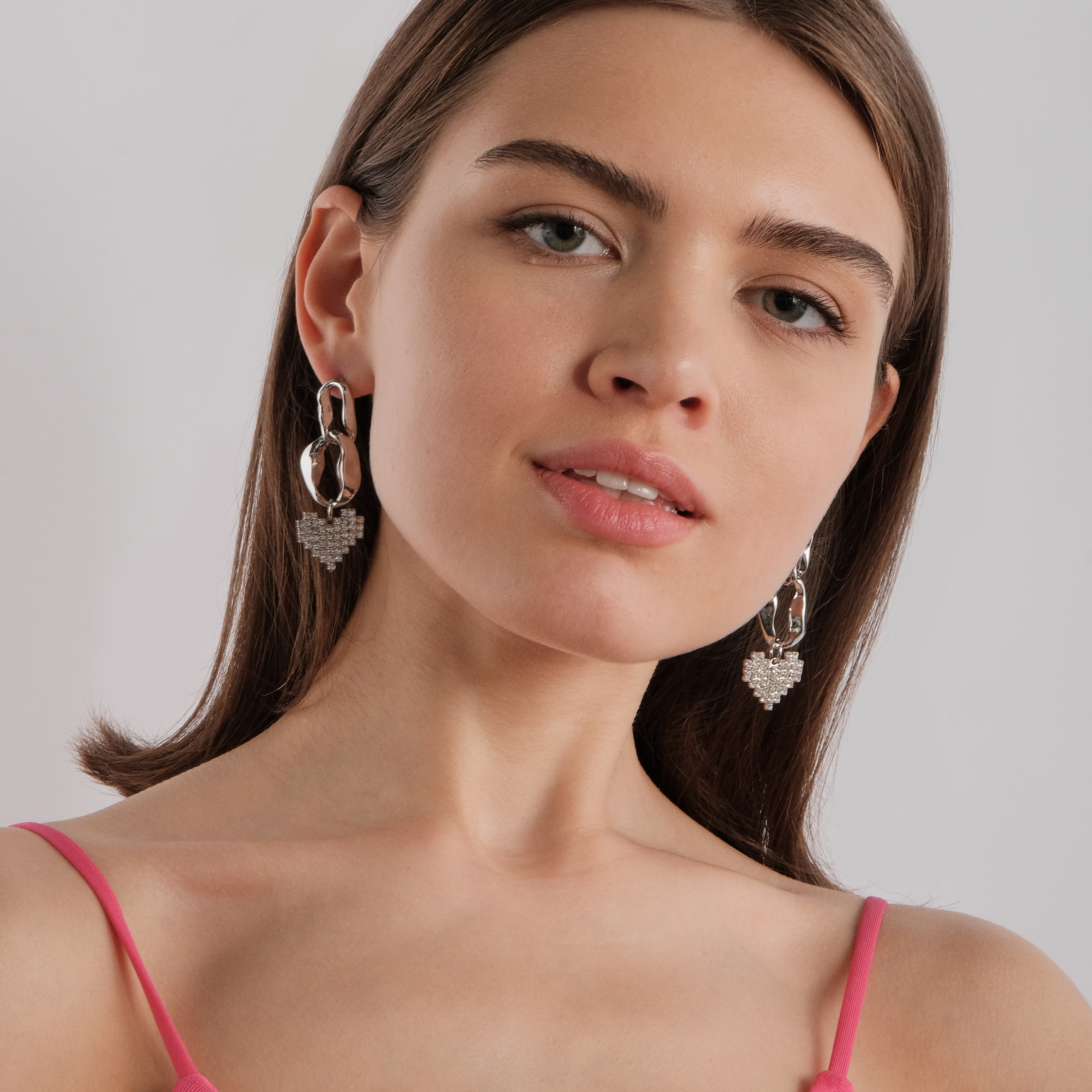 link earrings with a heart and crystals
