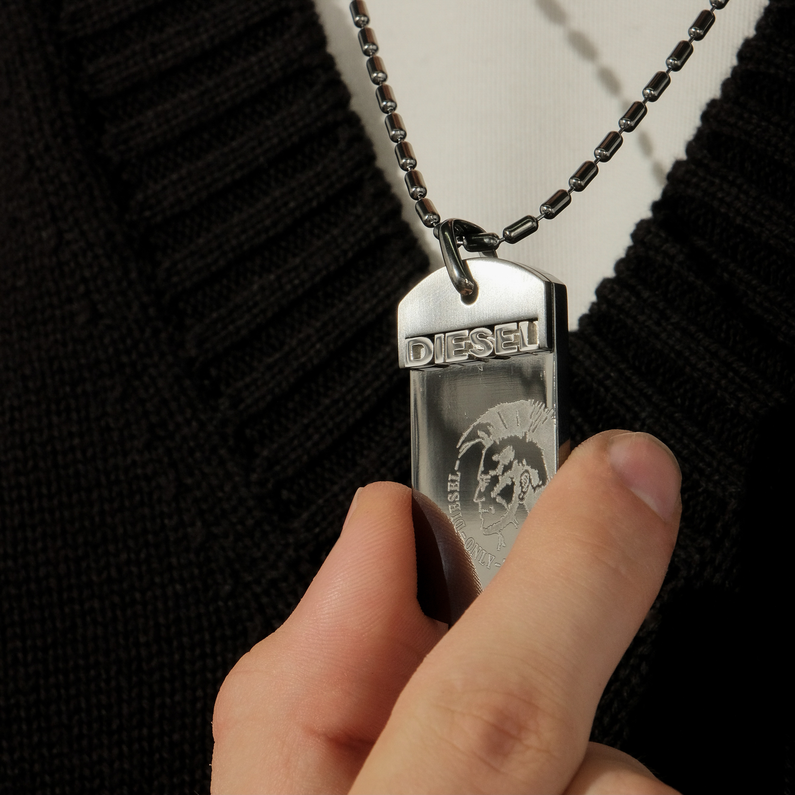 Подвеска- жетон Diesel с профилем DX0004040
