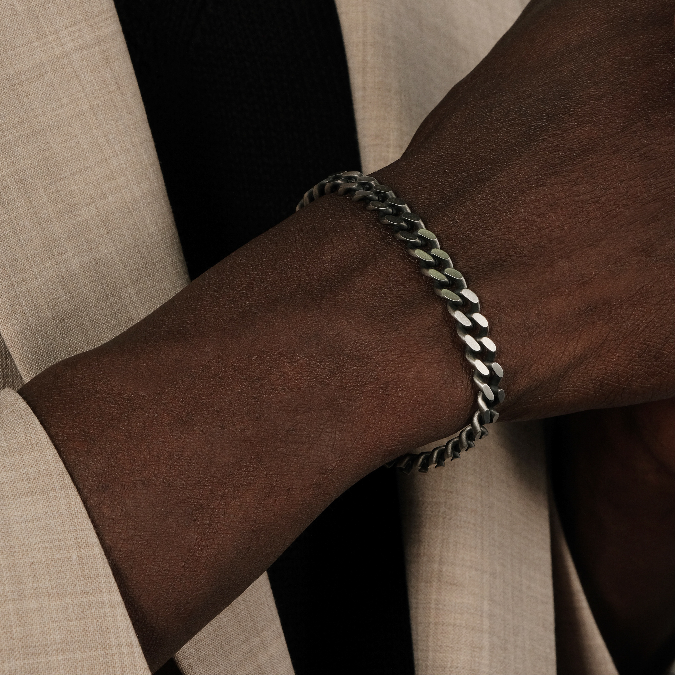 316L stainless steel bracelet with one 0.01 carat black crystal; IP coating, dark gray.