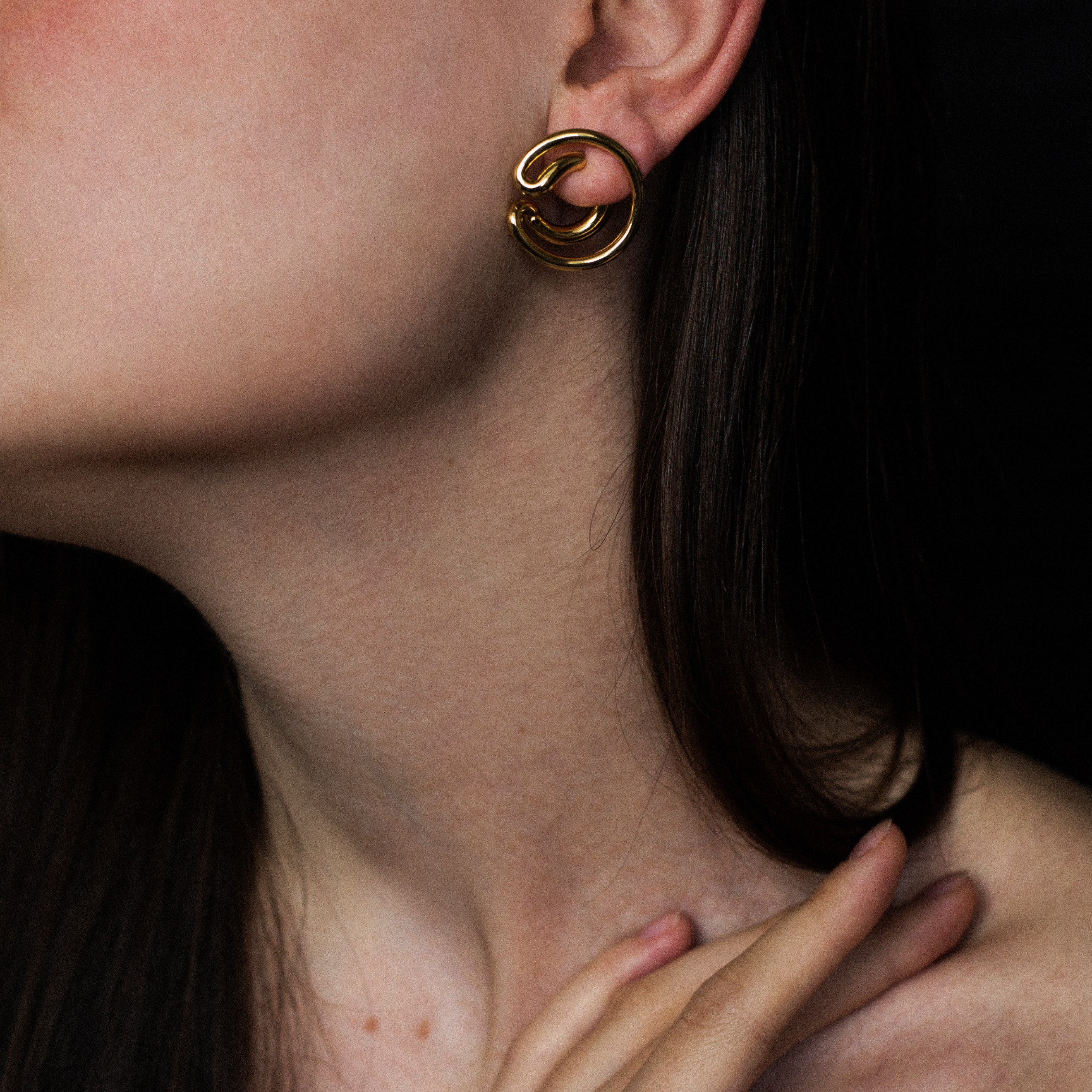 Gold-plated earrings with green and blue agate