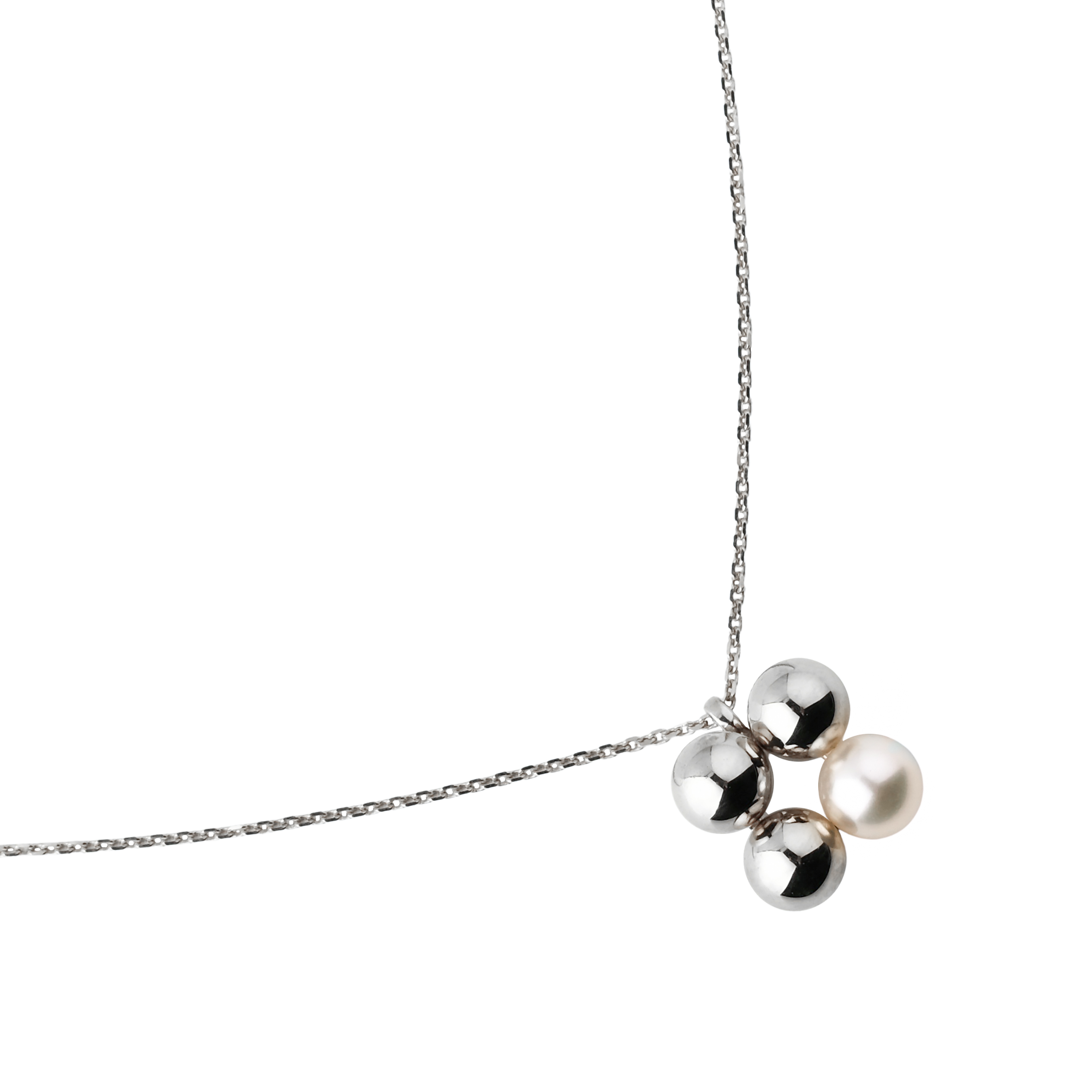 Silver clover necklace with pearl