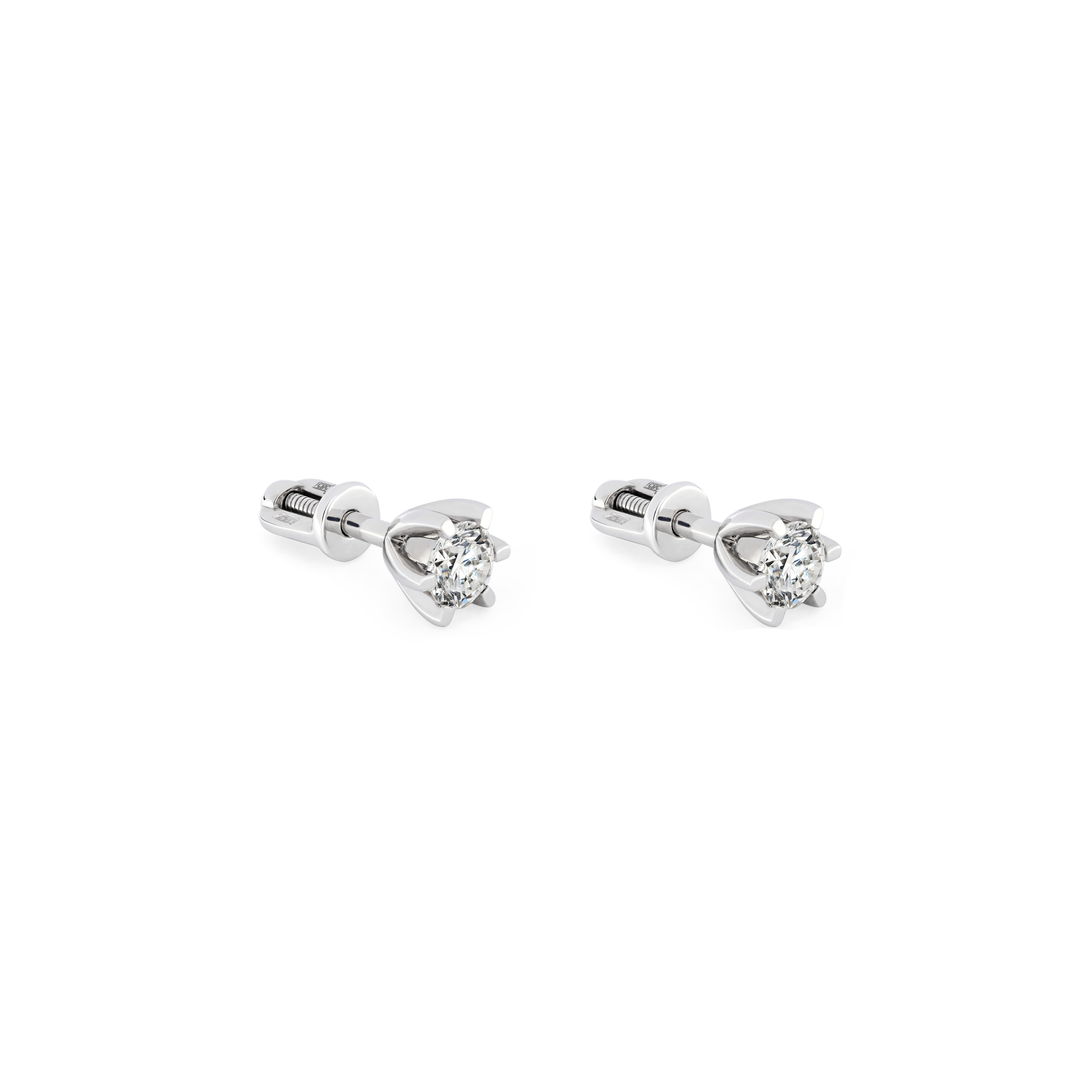 Earrings made of white gold with diamonds