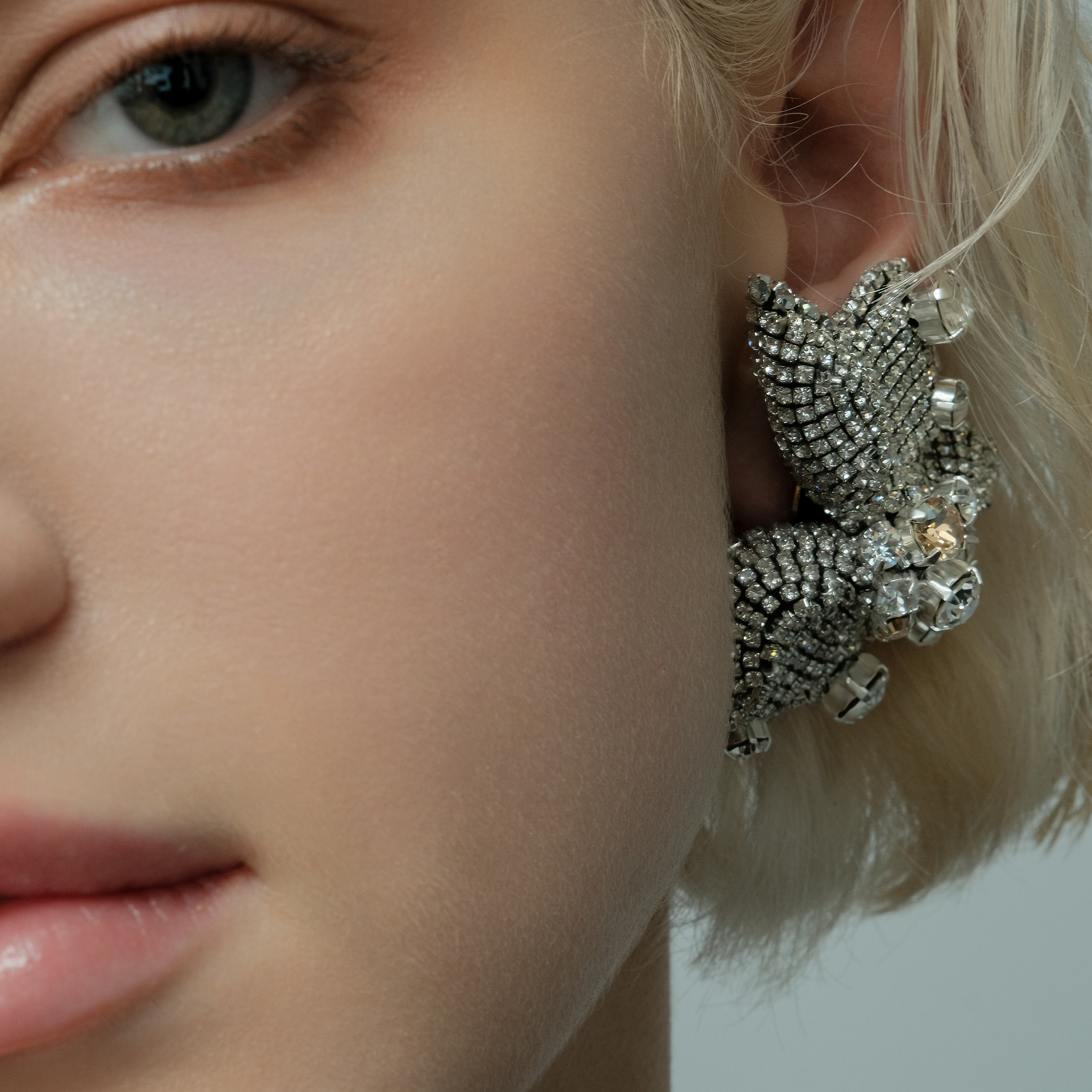 flower clips with rhinestones
