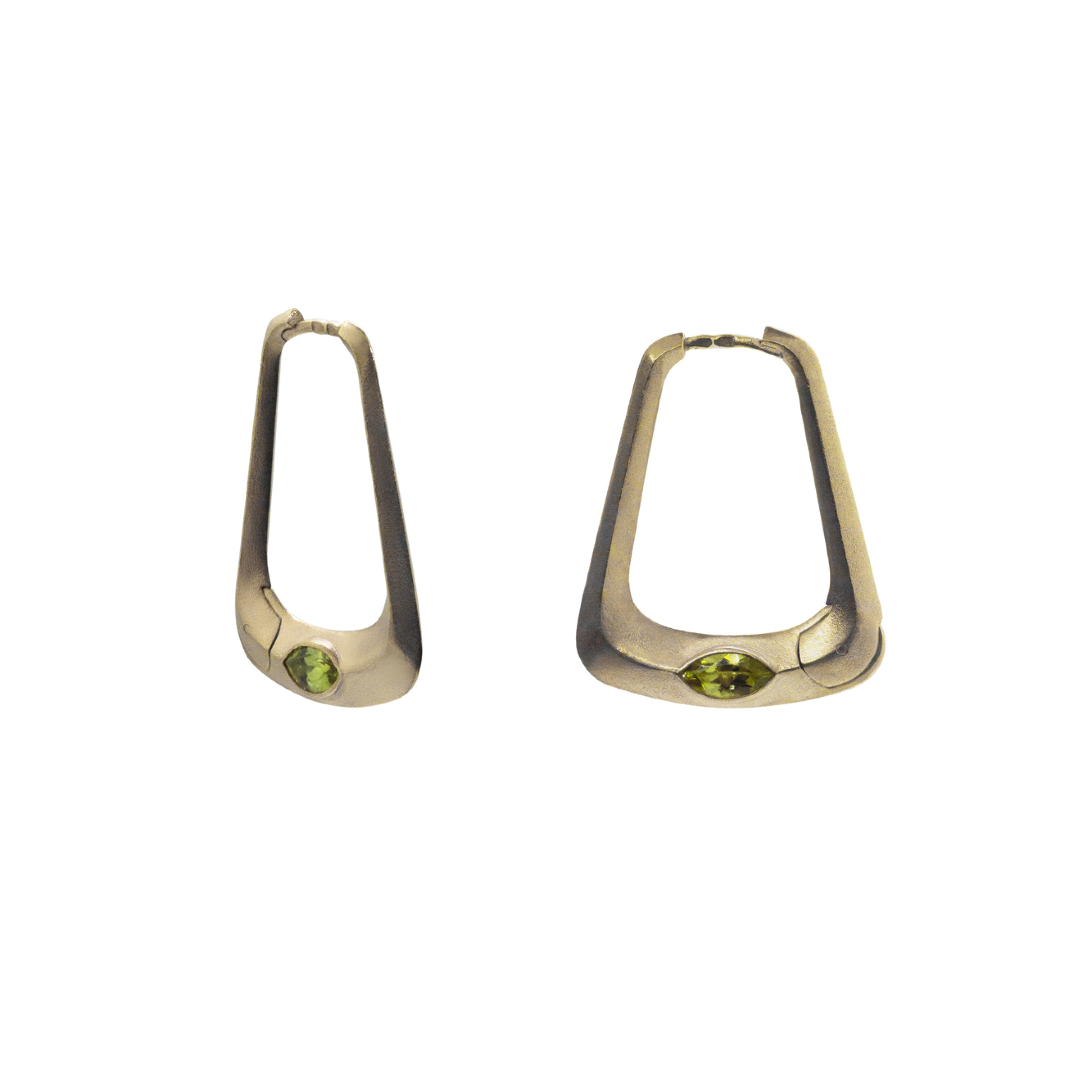 Vintage gold-plated earrings with chrysolite
