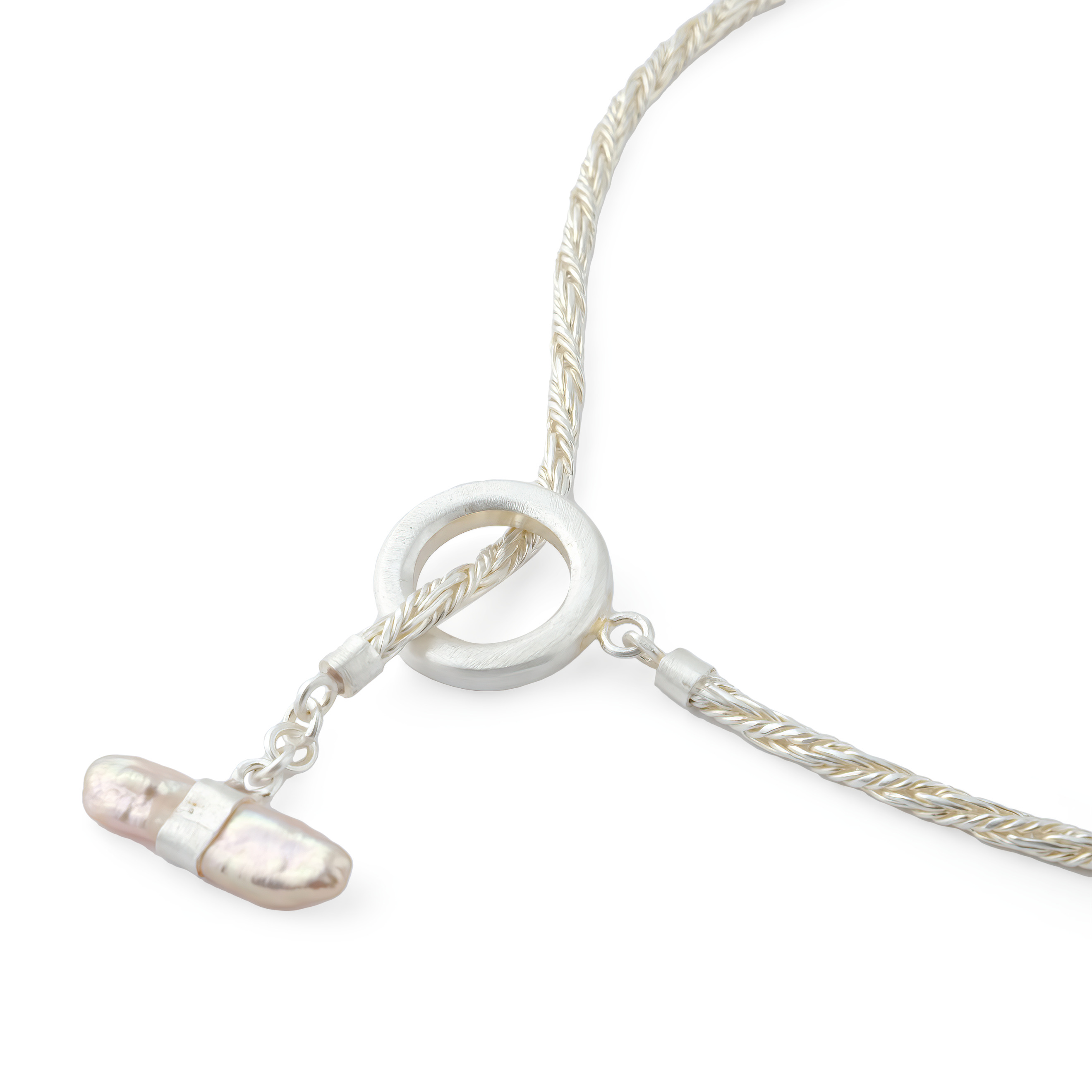 Choker with flat pearls