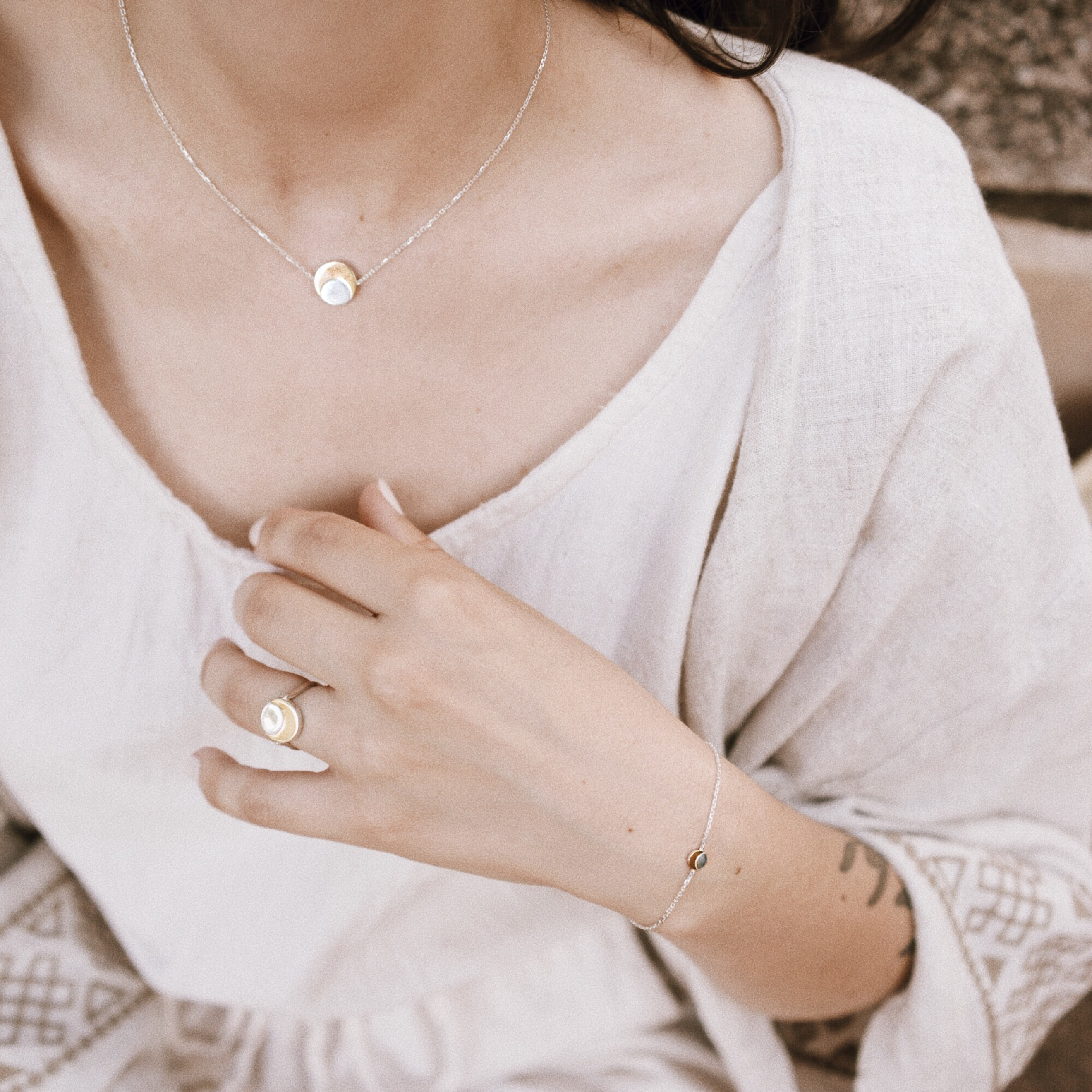 Биколорное колье с полумесяцем Moon Transformer Necklace из серебра