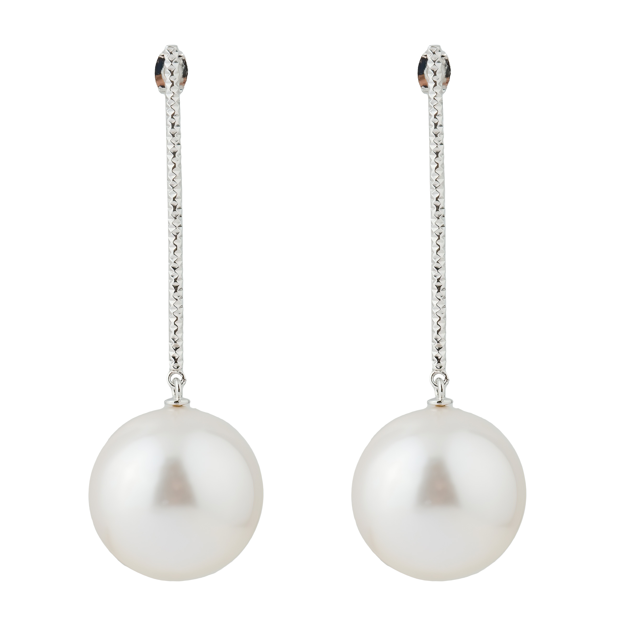Stud earrings with large pearl beads