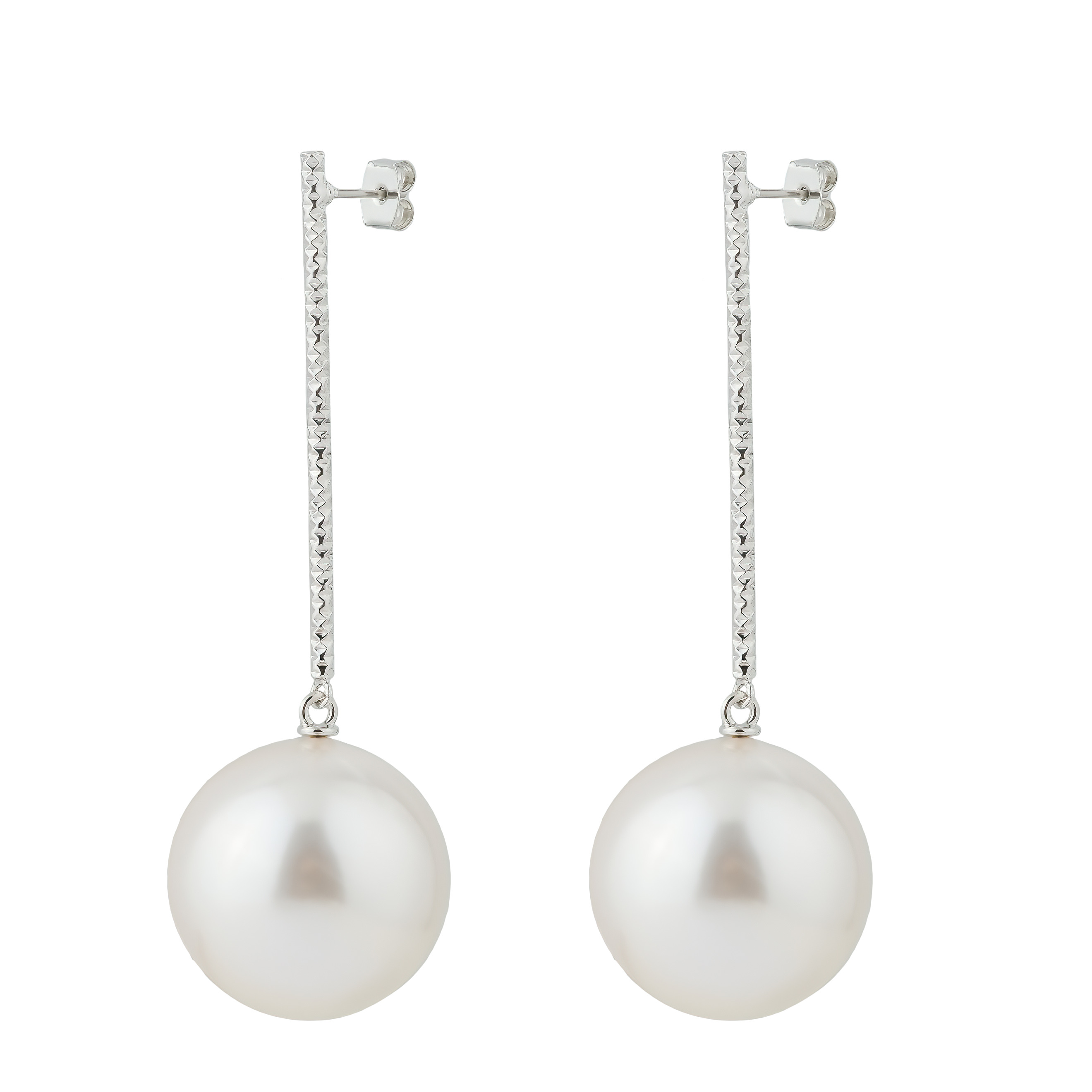Stud earrings with large pearl beads