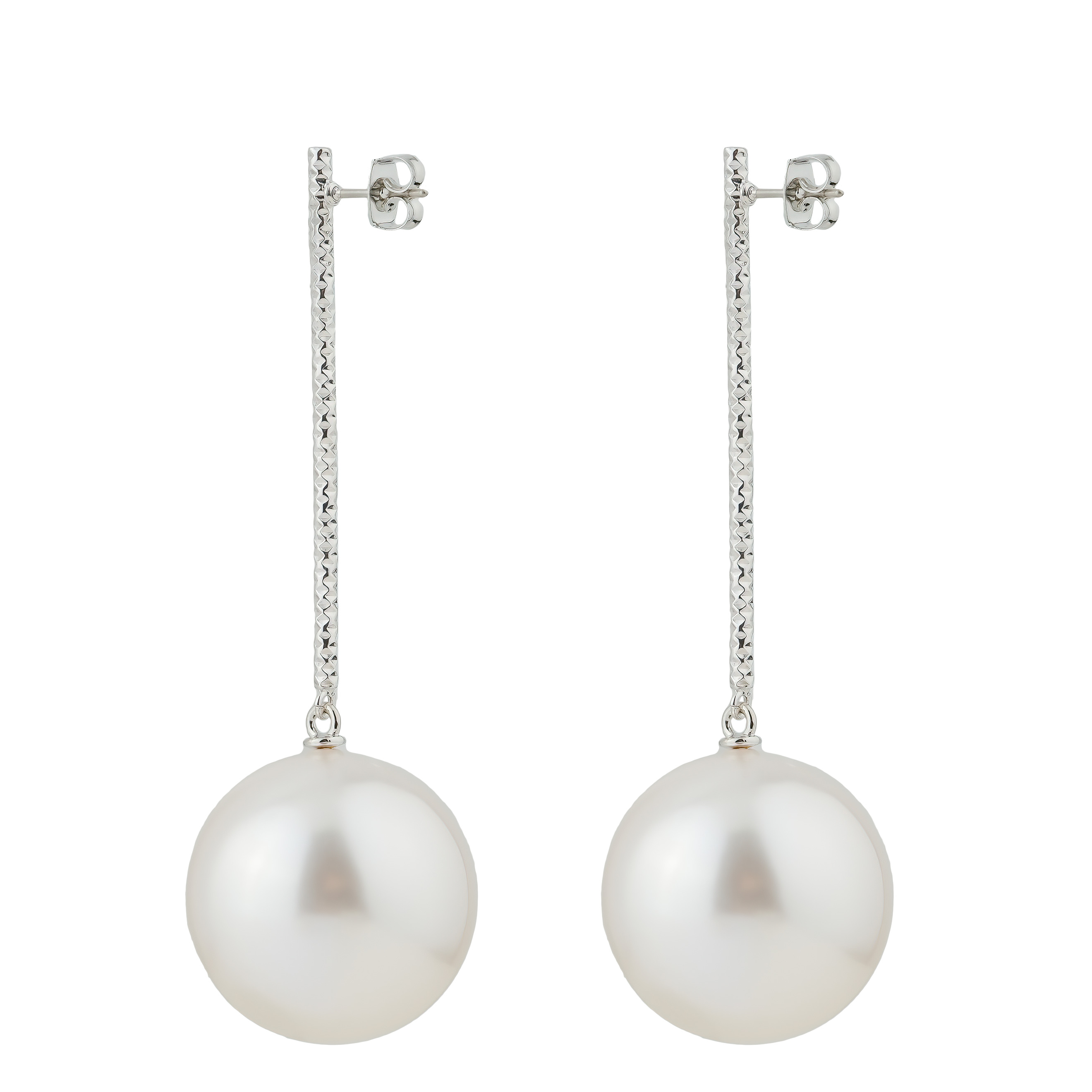 Stud earrings with large pearl beads