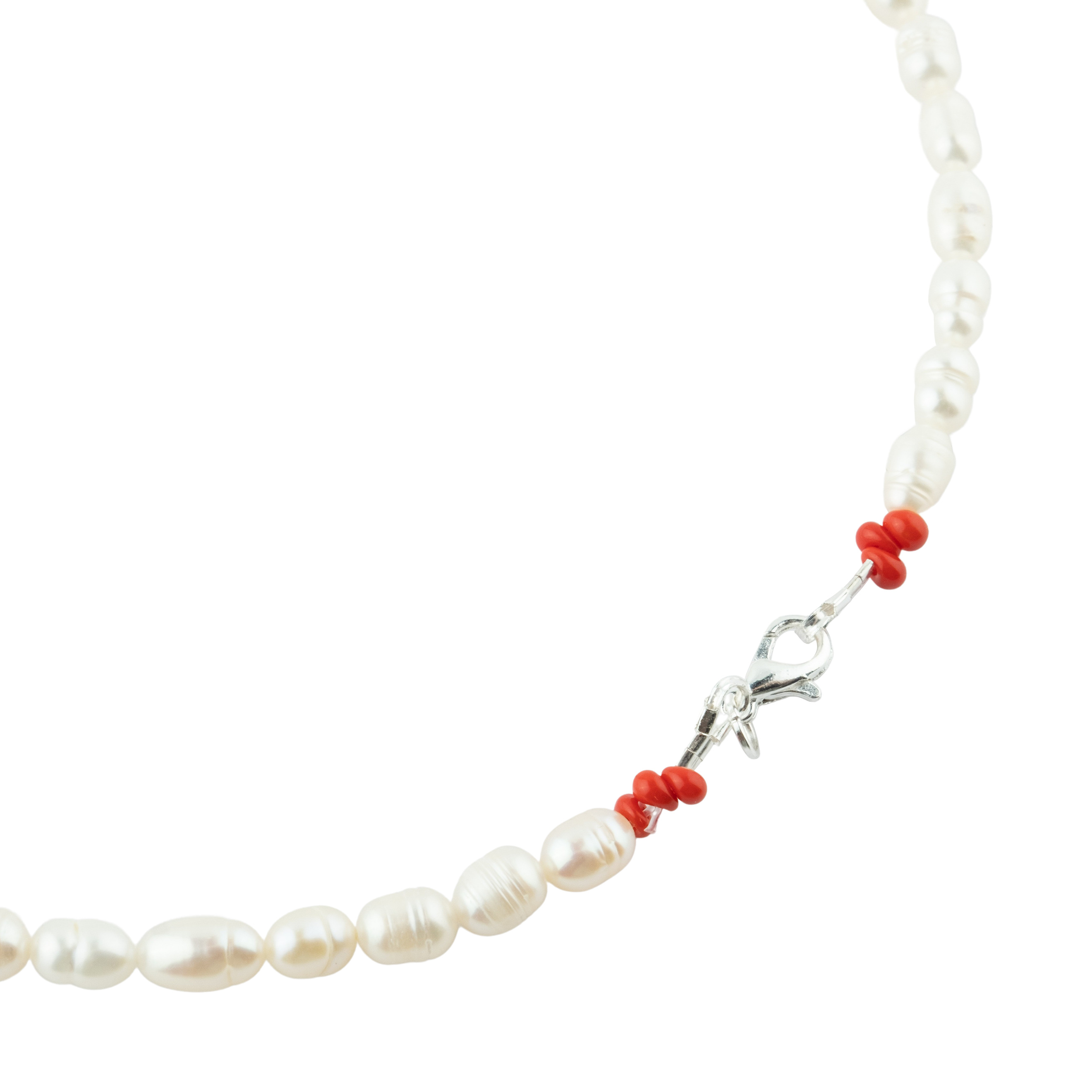 Choker necklace made of pearls