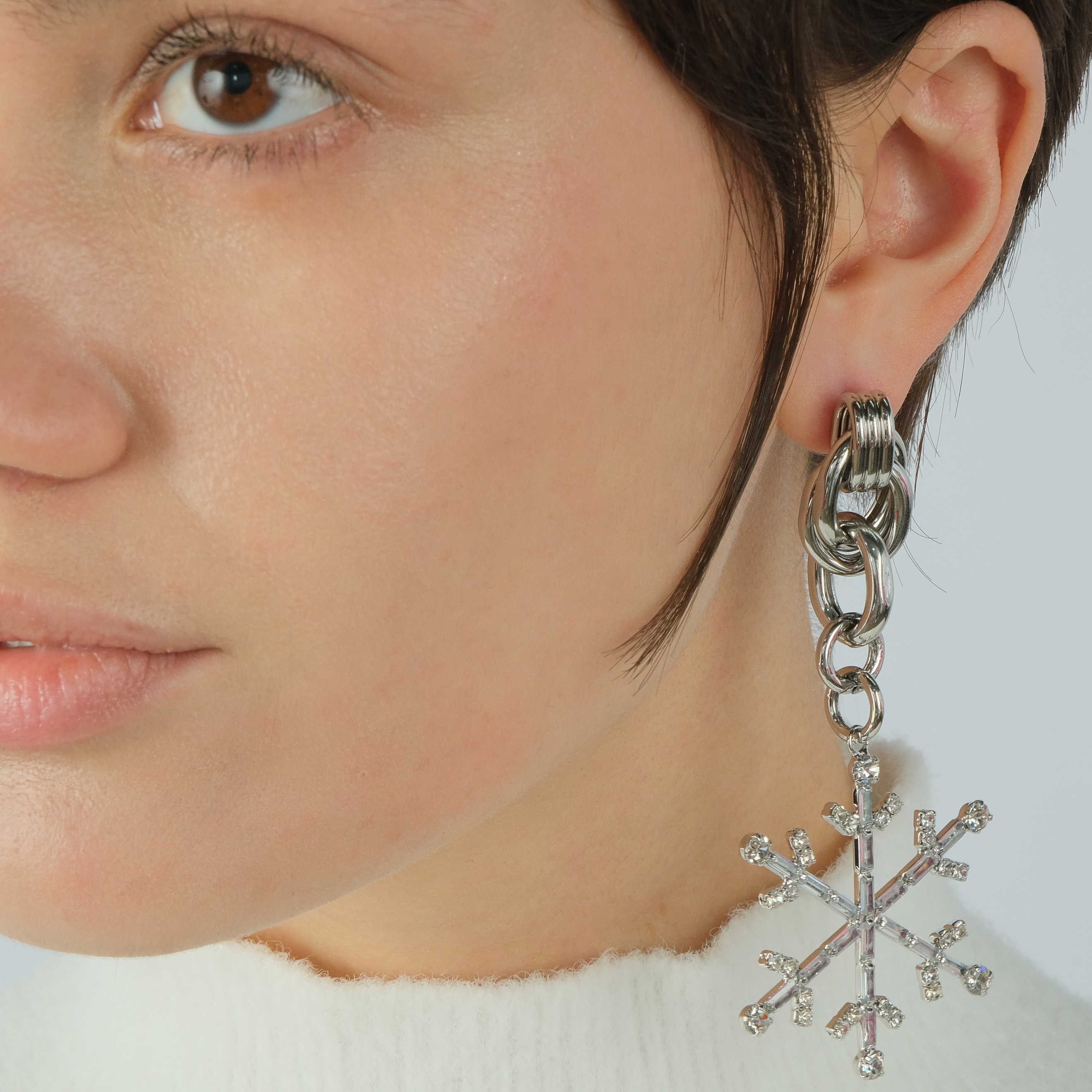 earrings with snowflake