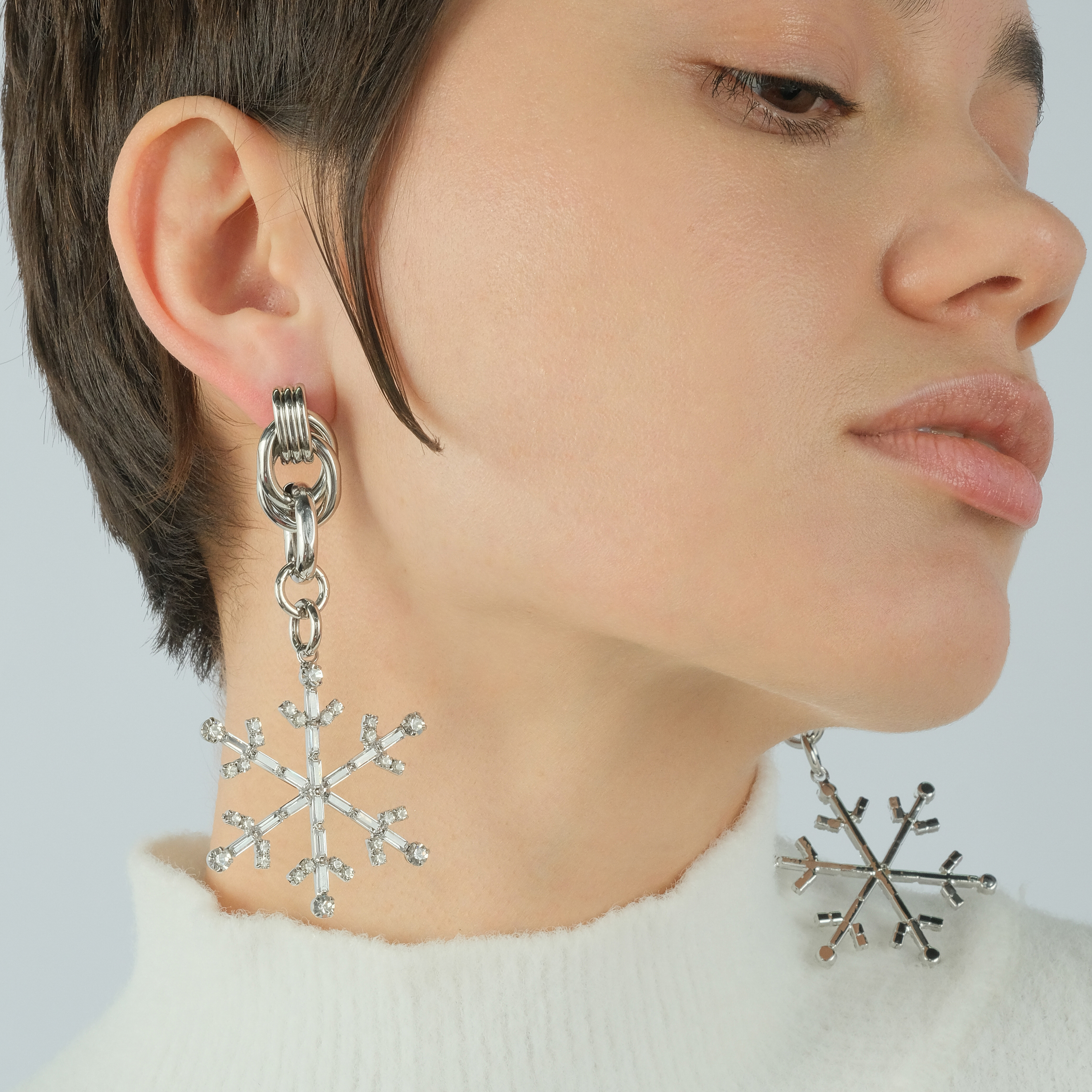 earrings with snowflake