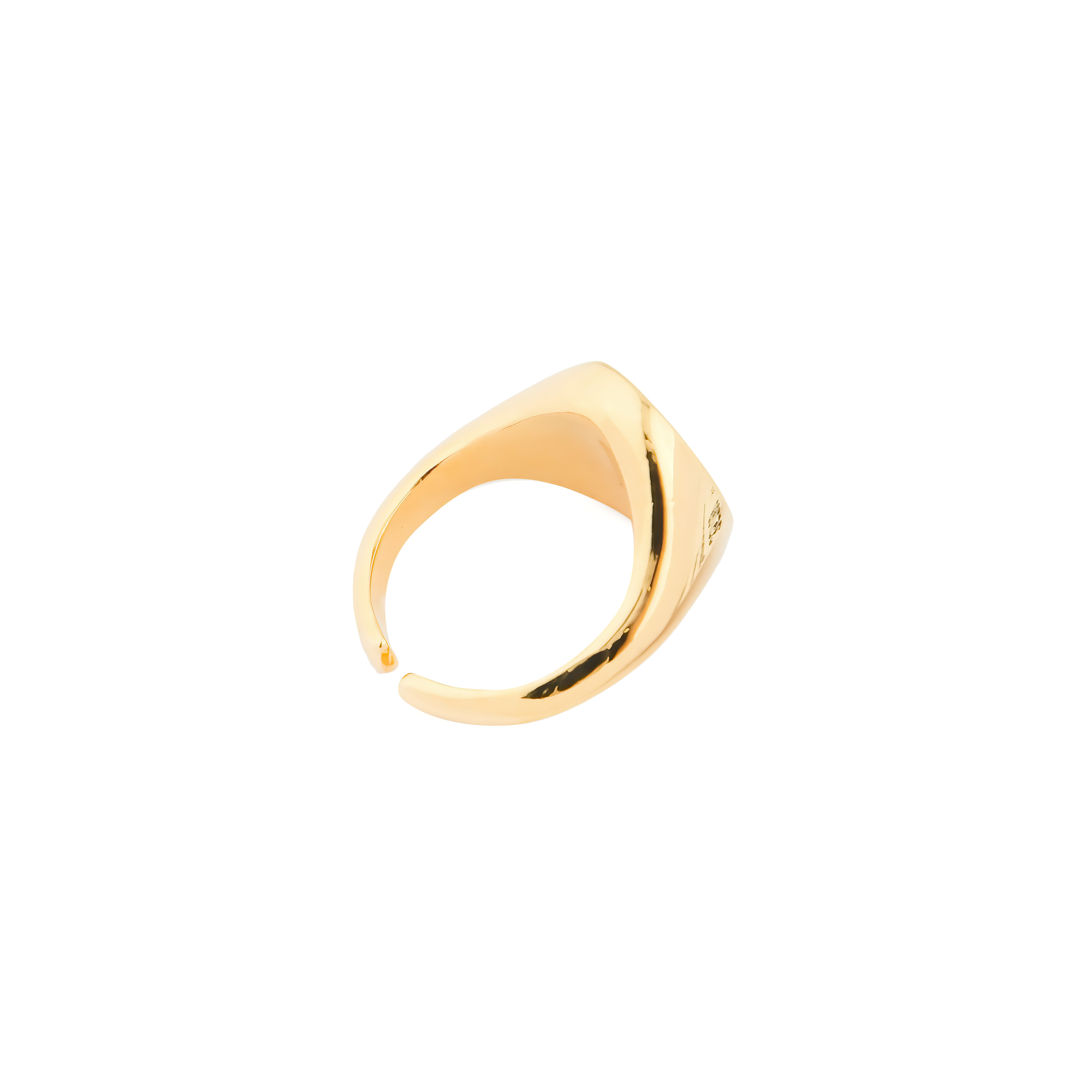 signet on the little finger with a star
