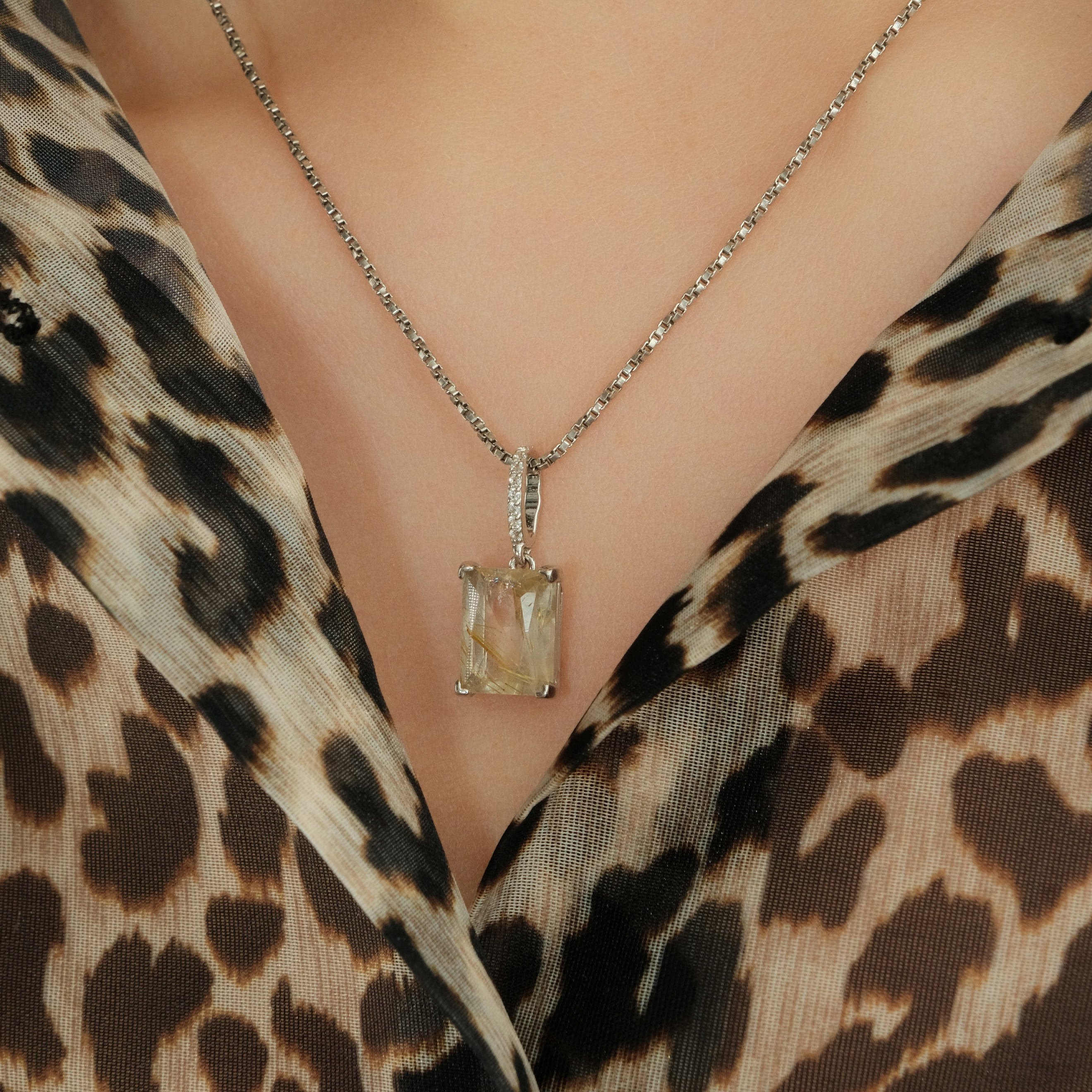 Chain with rutile quartz cut baguette