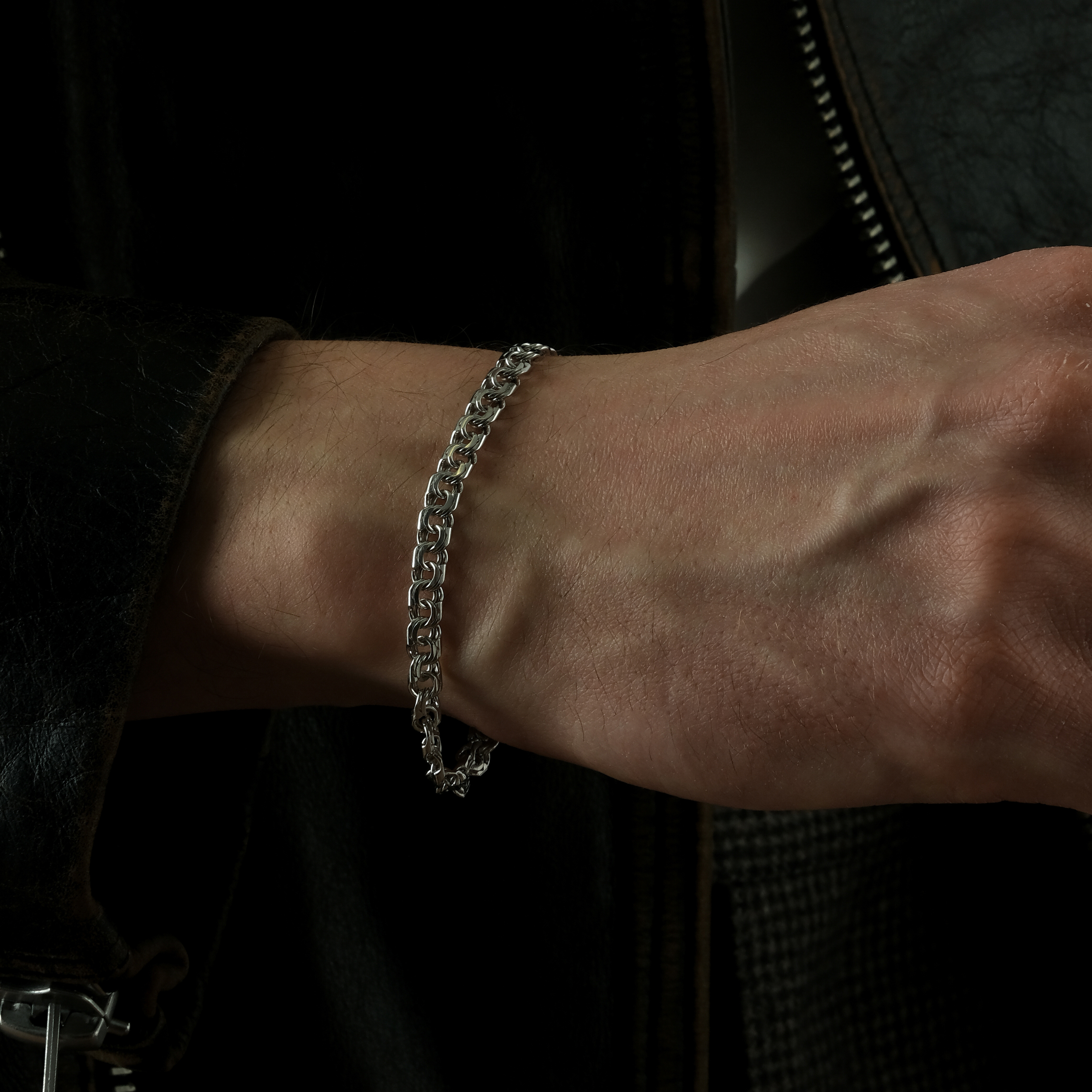 Silver chain bracelet with double links