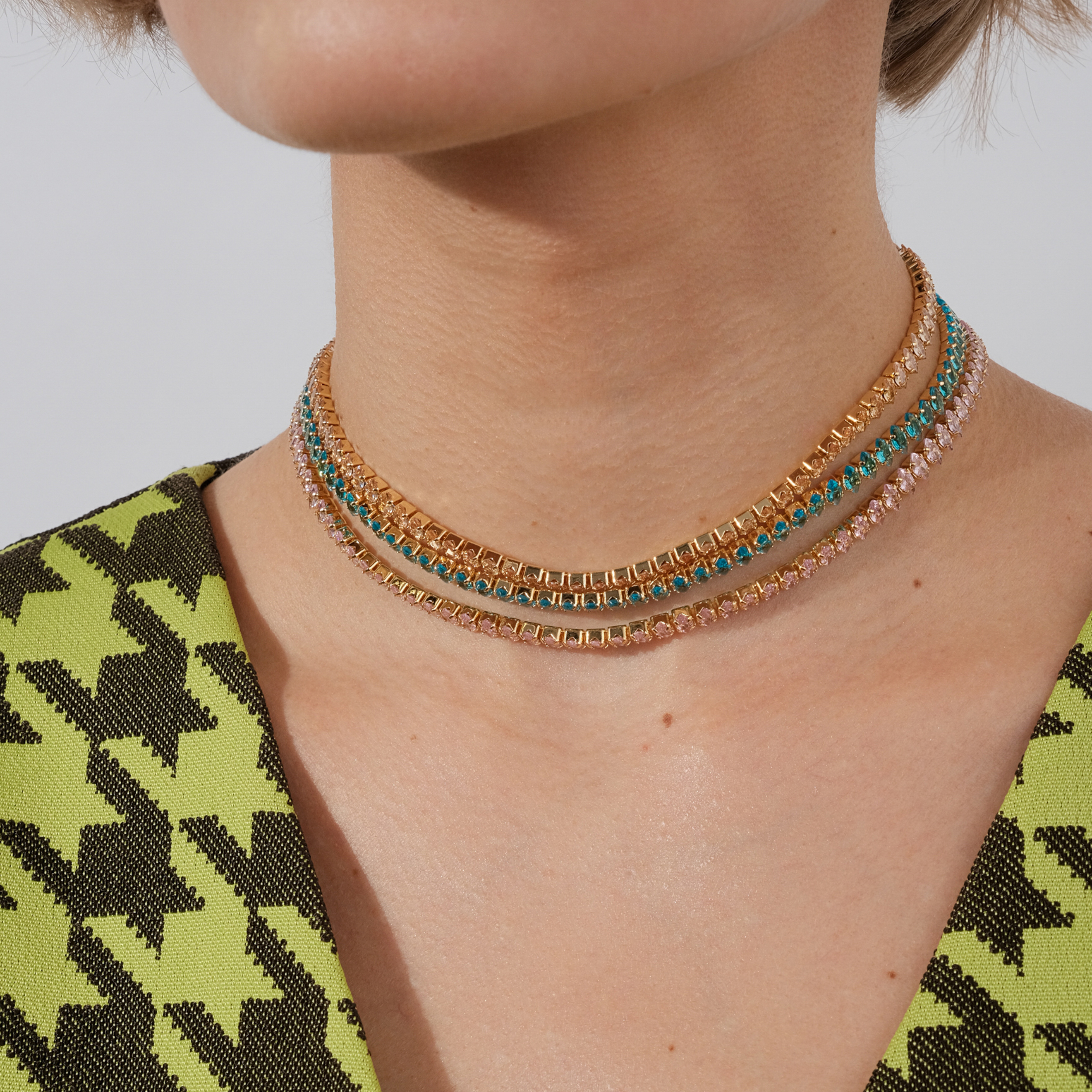 Choker necklace with blue crystals