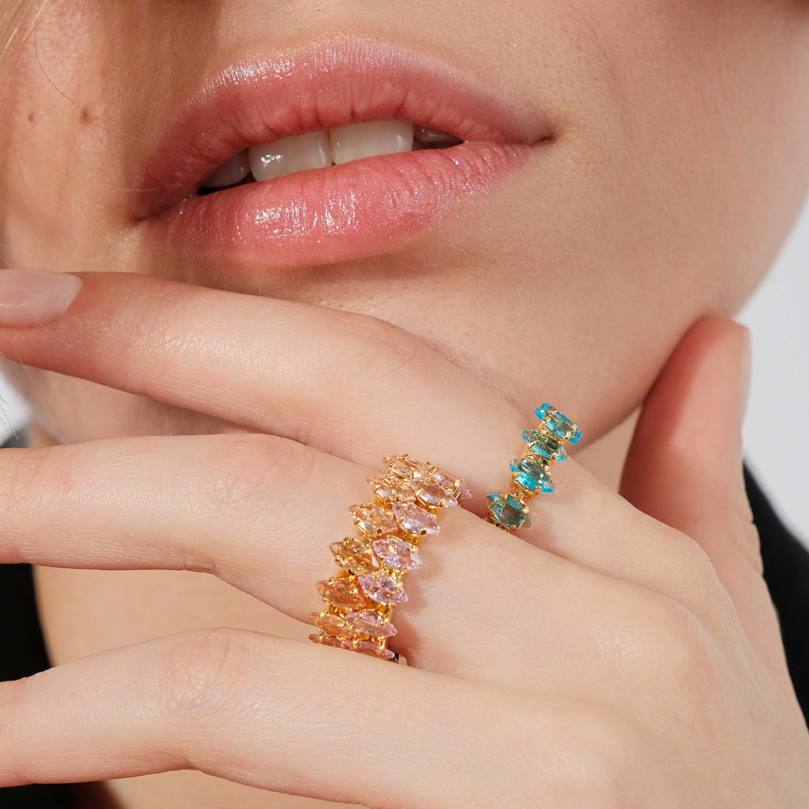 Ring with pink crystals