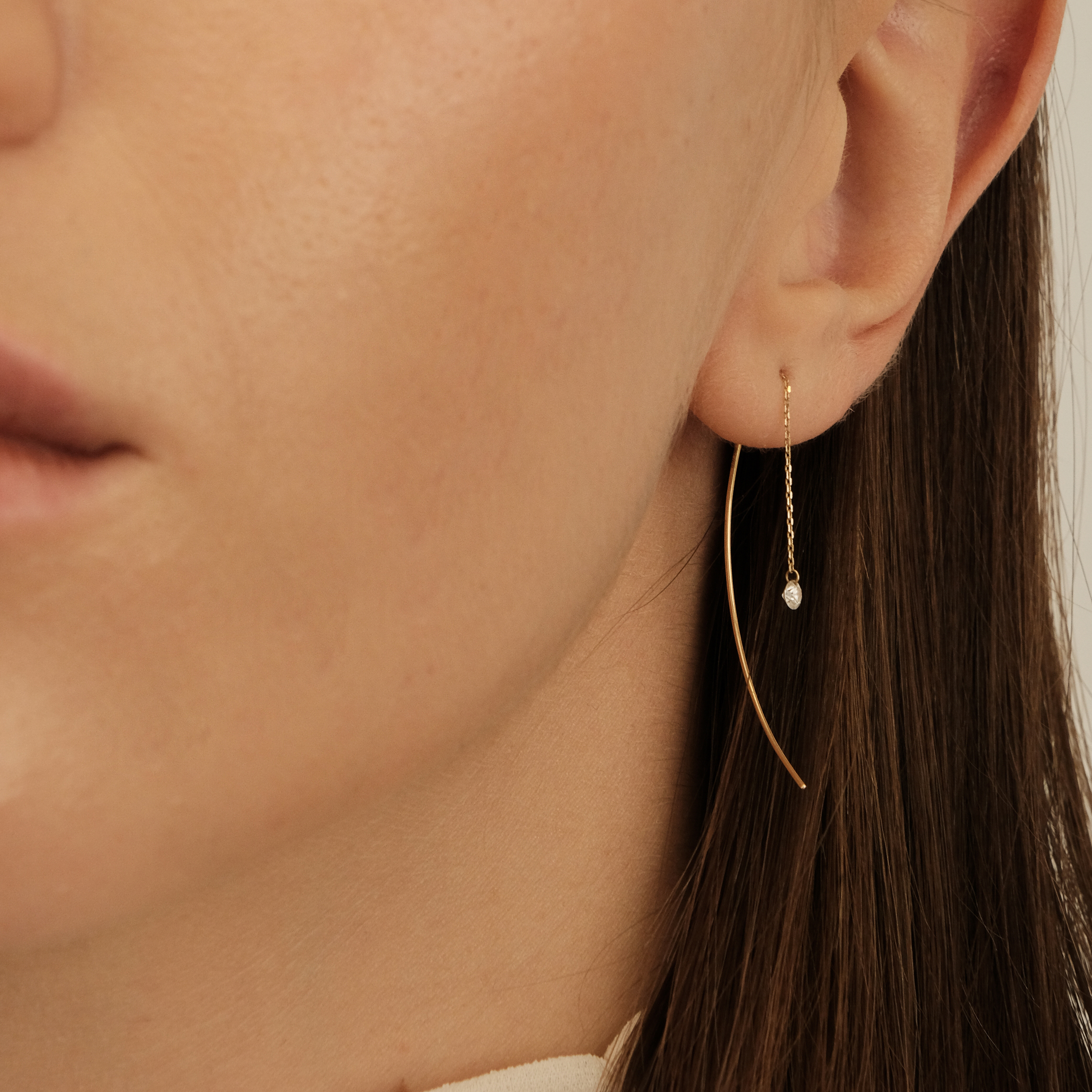 Yellow gold earrings with diamonds
