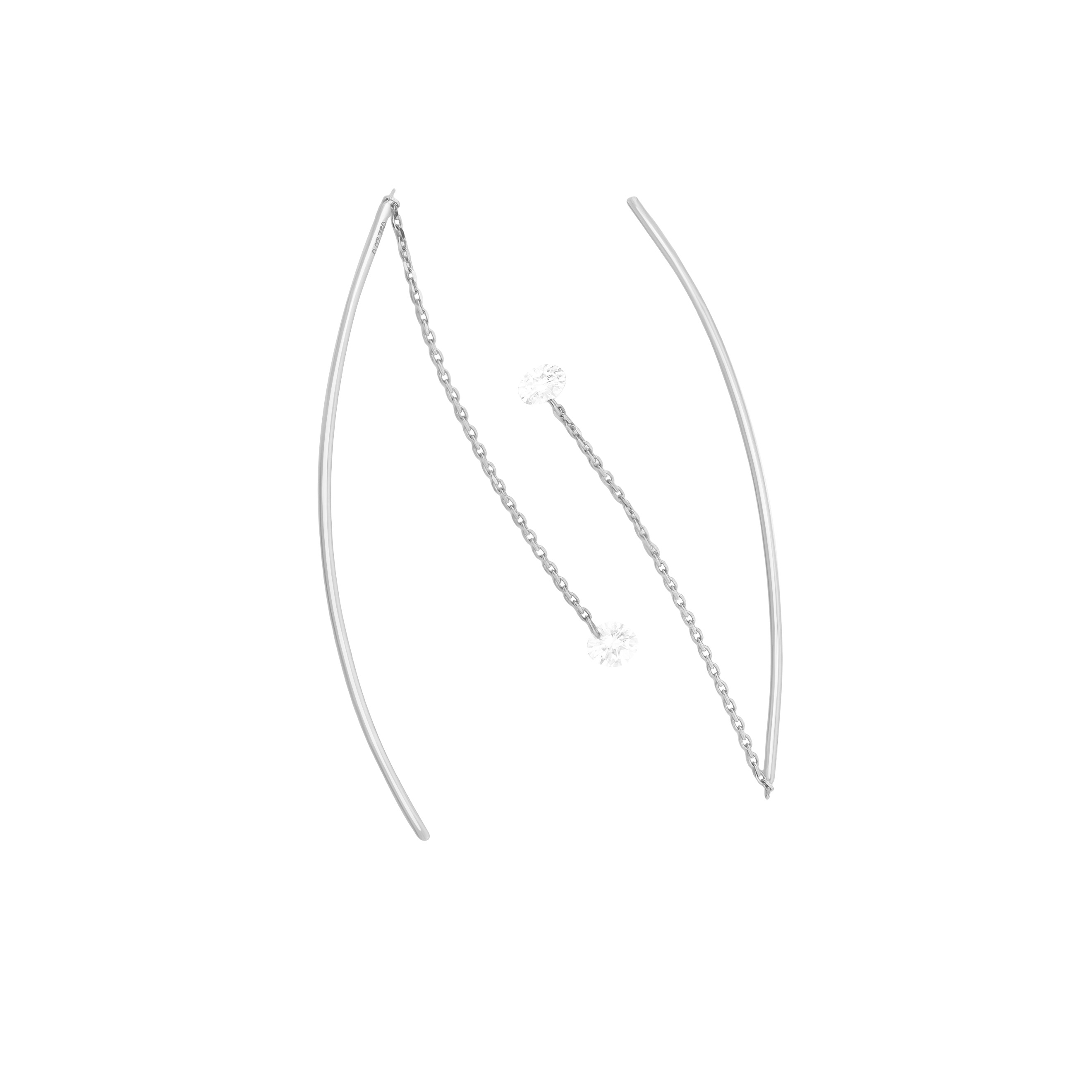 Earrings made of white gold with diamonds