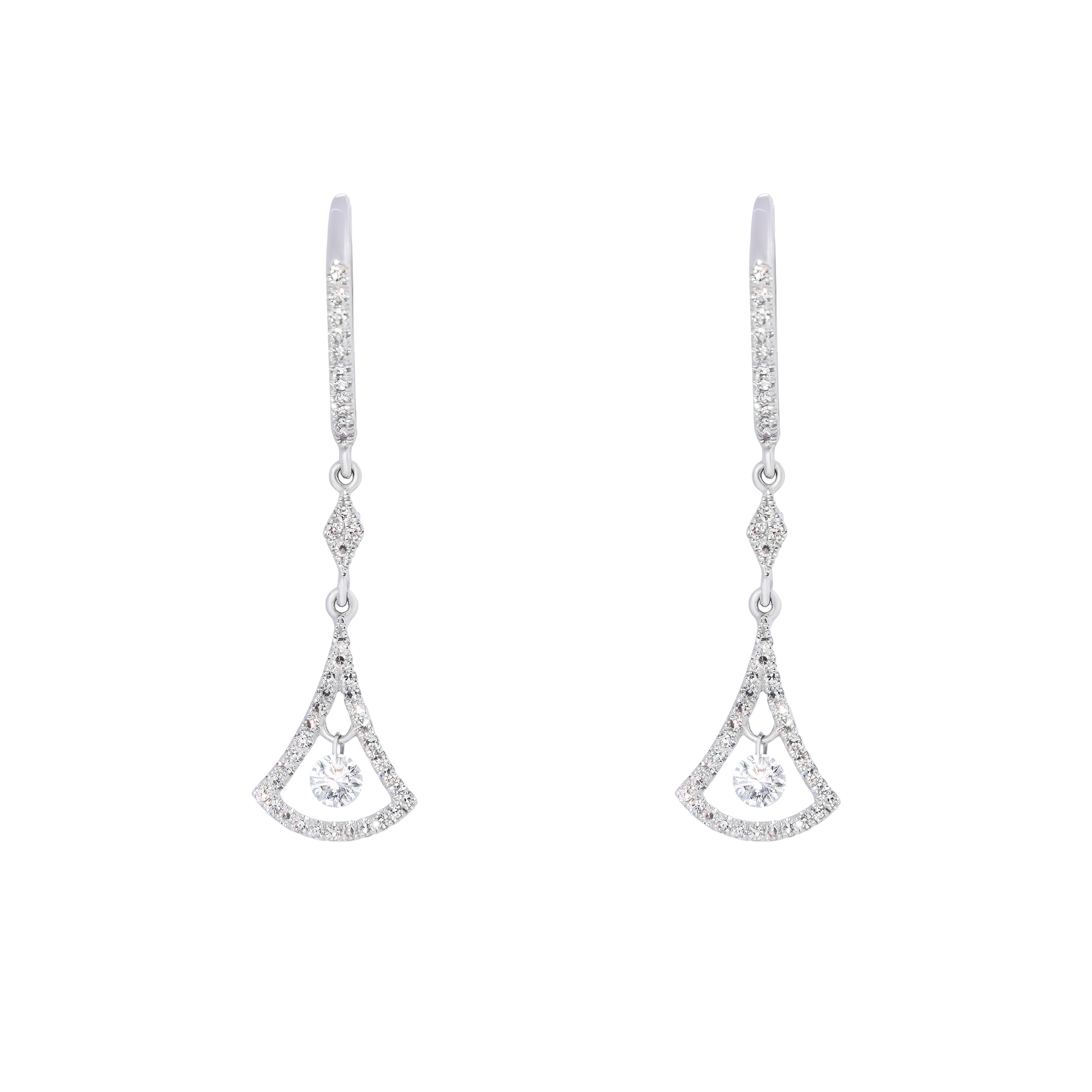 Earrings made of white gold with diamonds