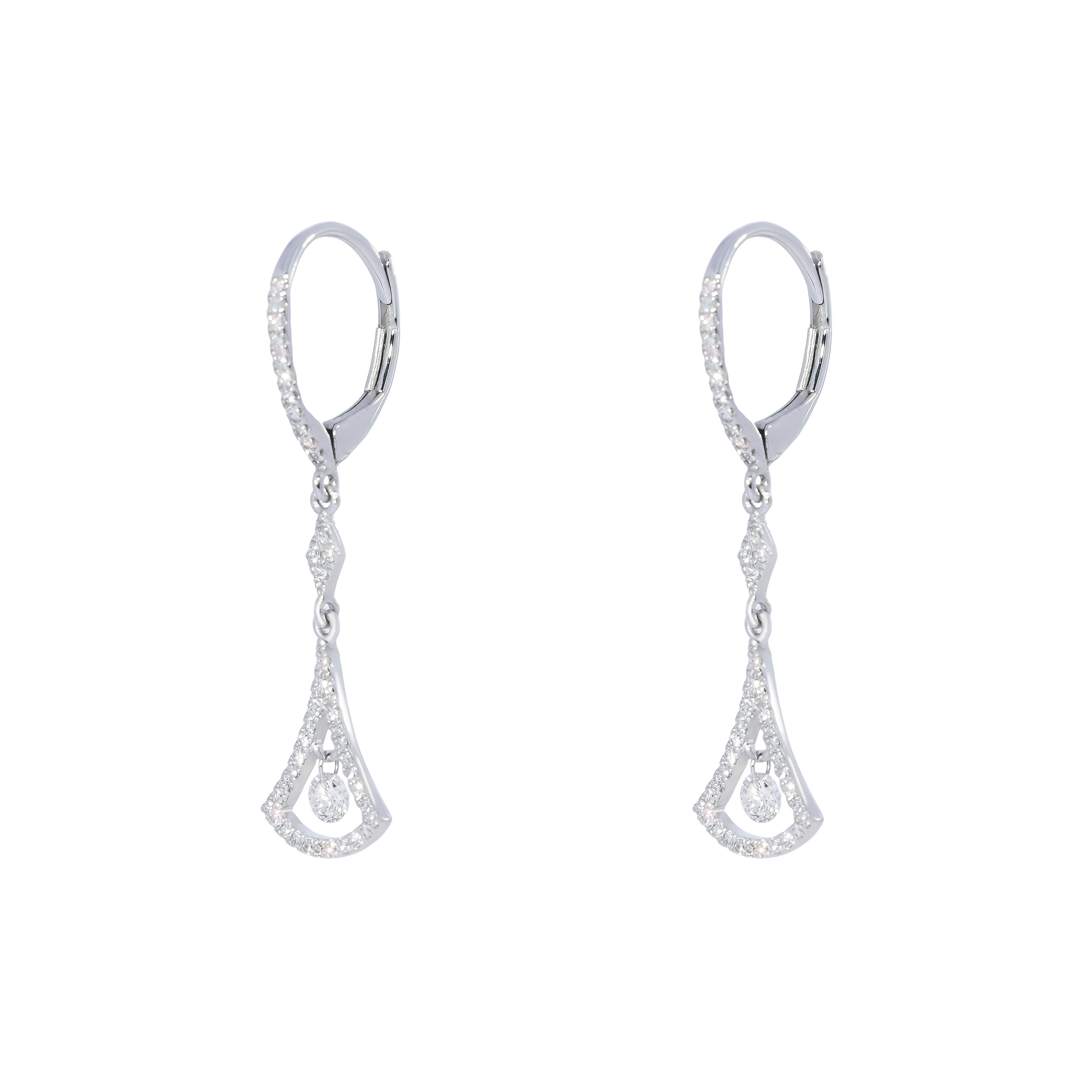 Earrings made of white gold with diamonds