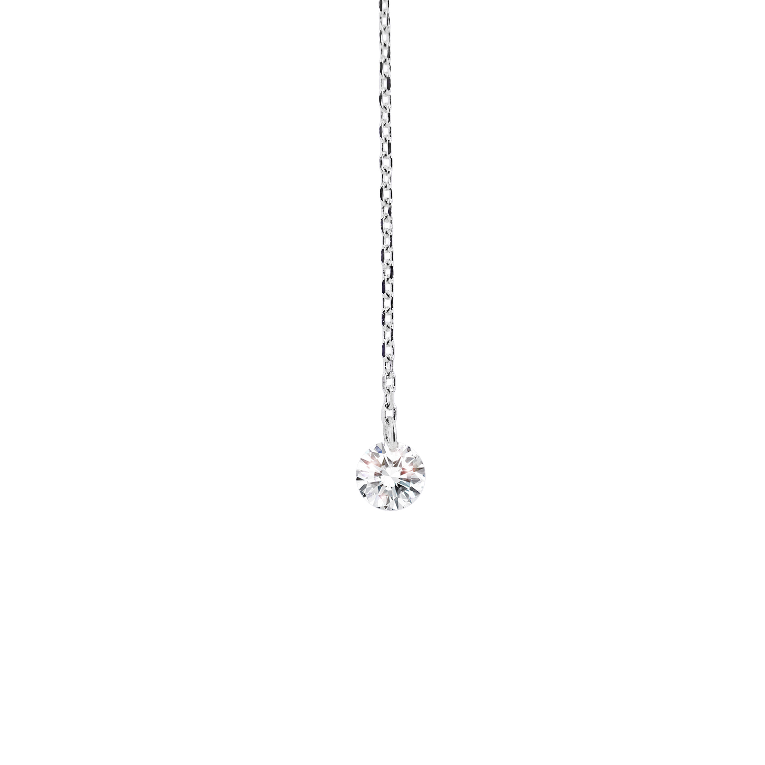 Earrings made of white gold with diamonds