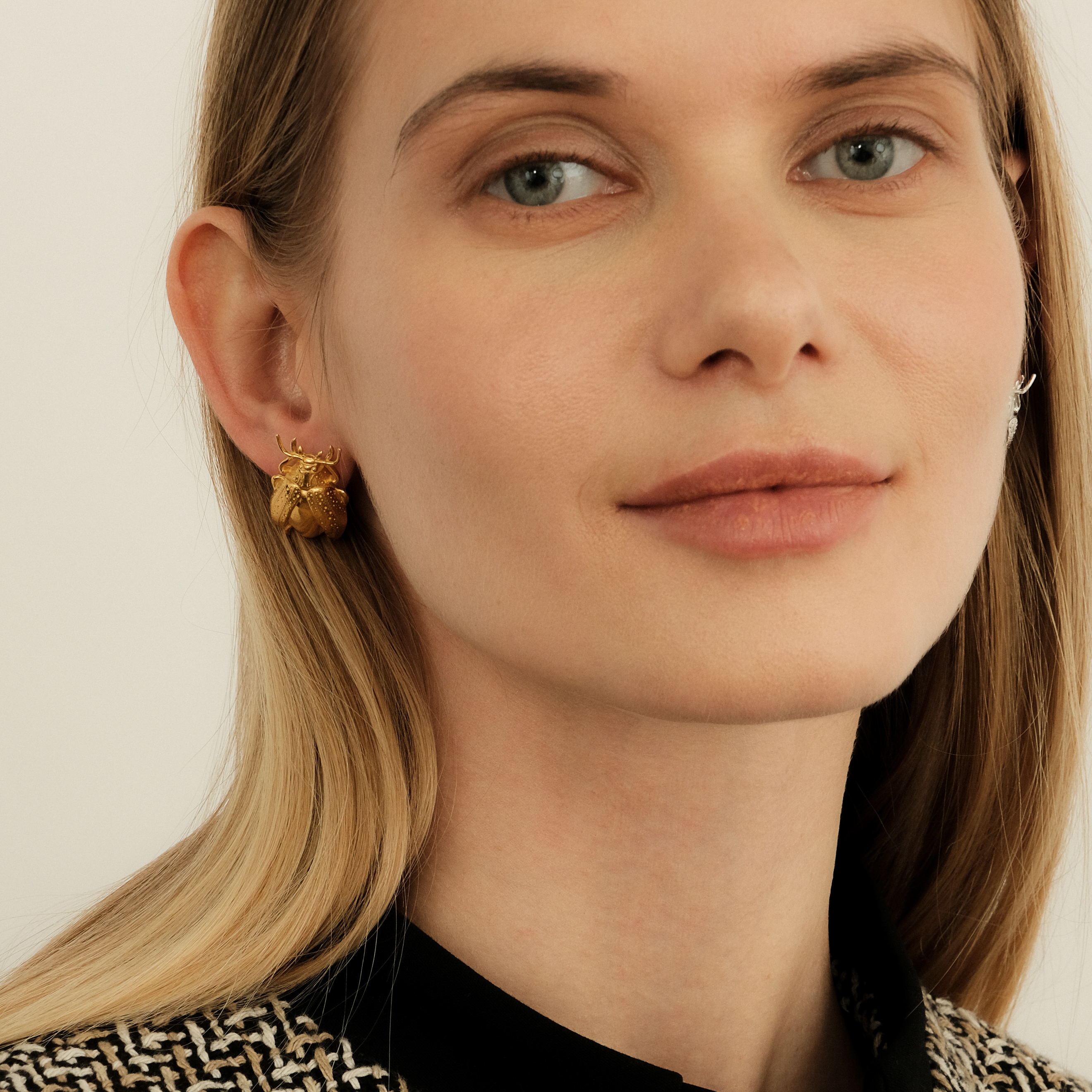 Пусеты 11 Jewellery Позолоченные серьги Beetle из серебра