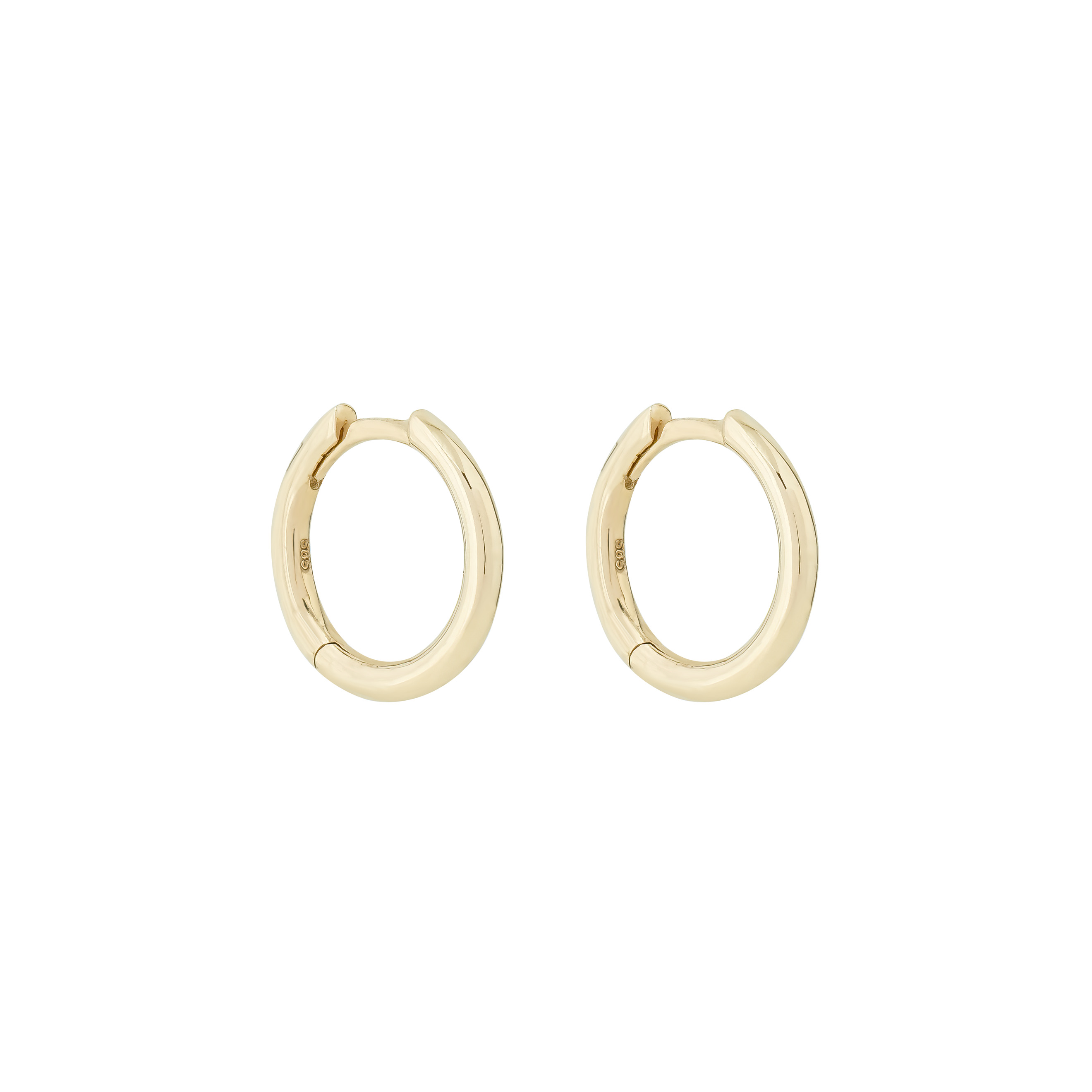 Earrings made of gold