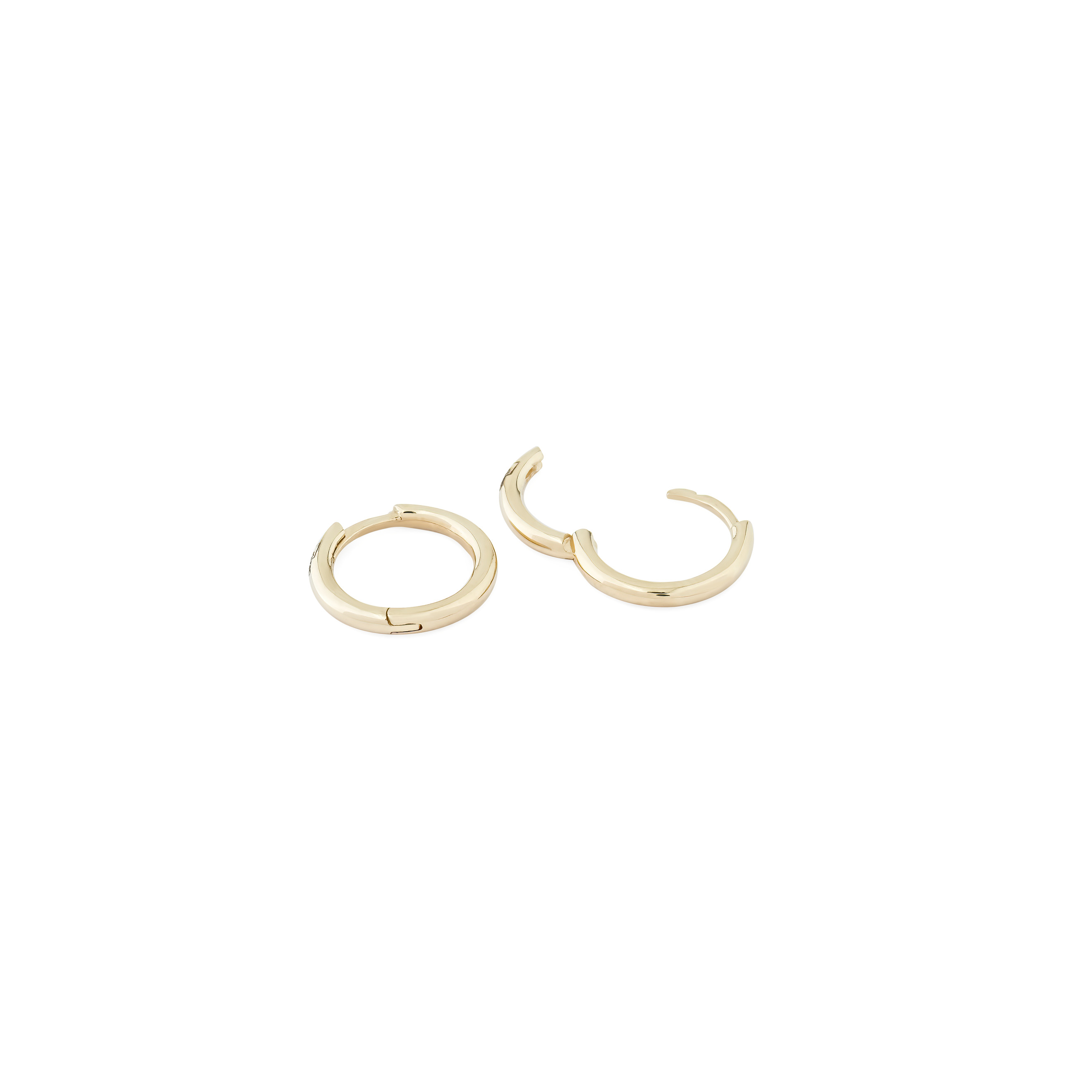 Earrings made of gold