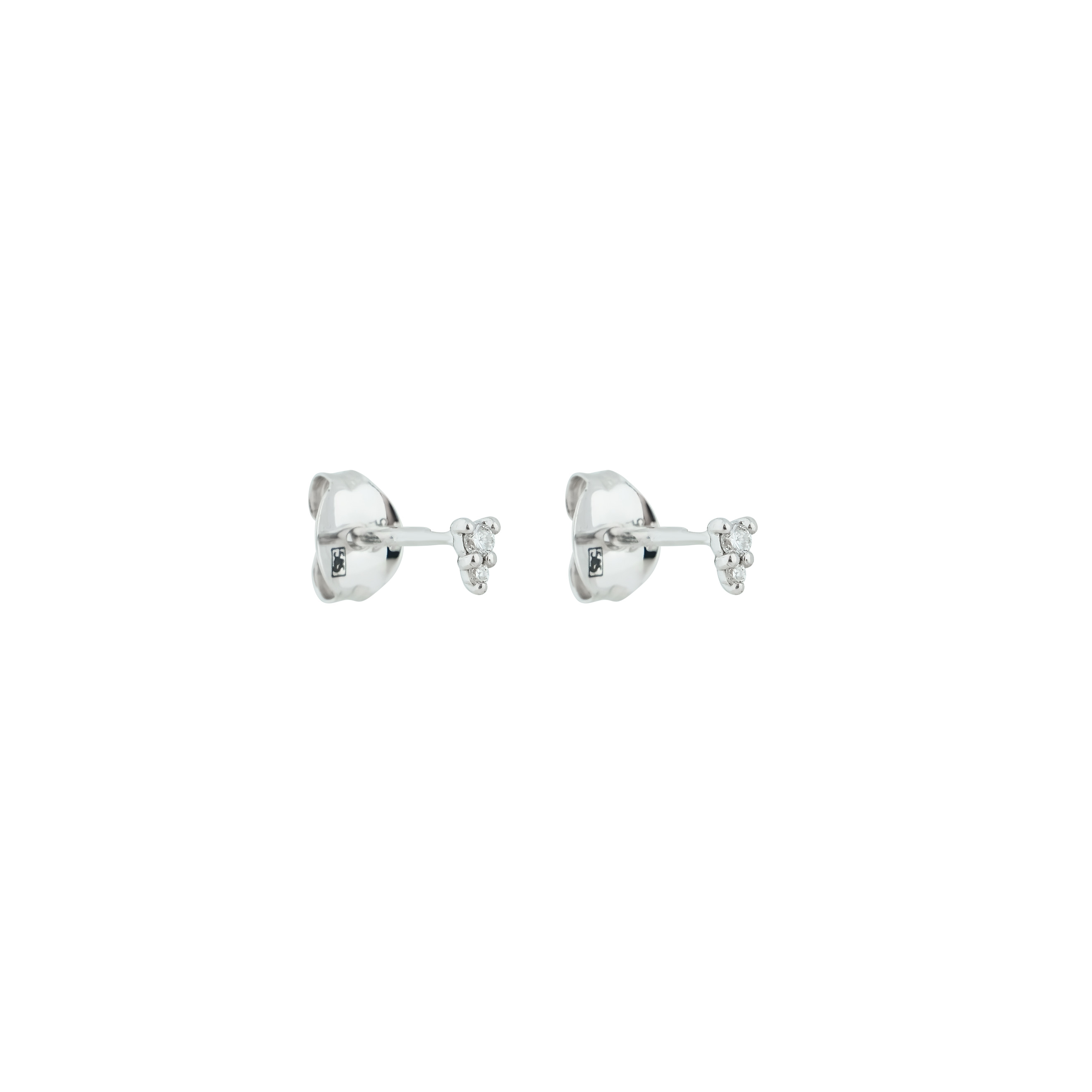 Earrings made of white gold with diamonds
