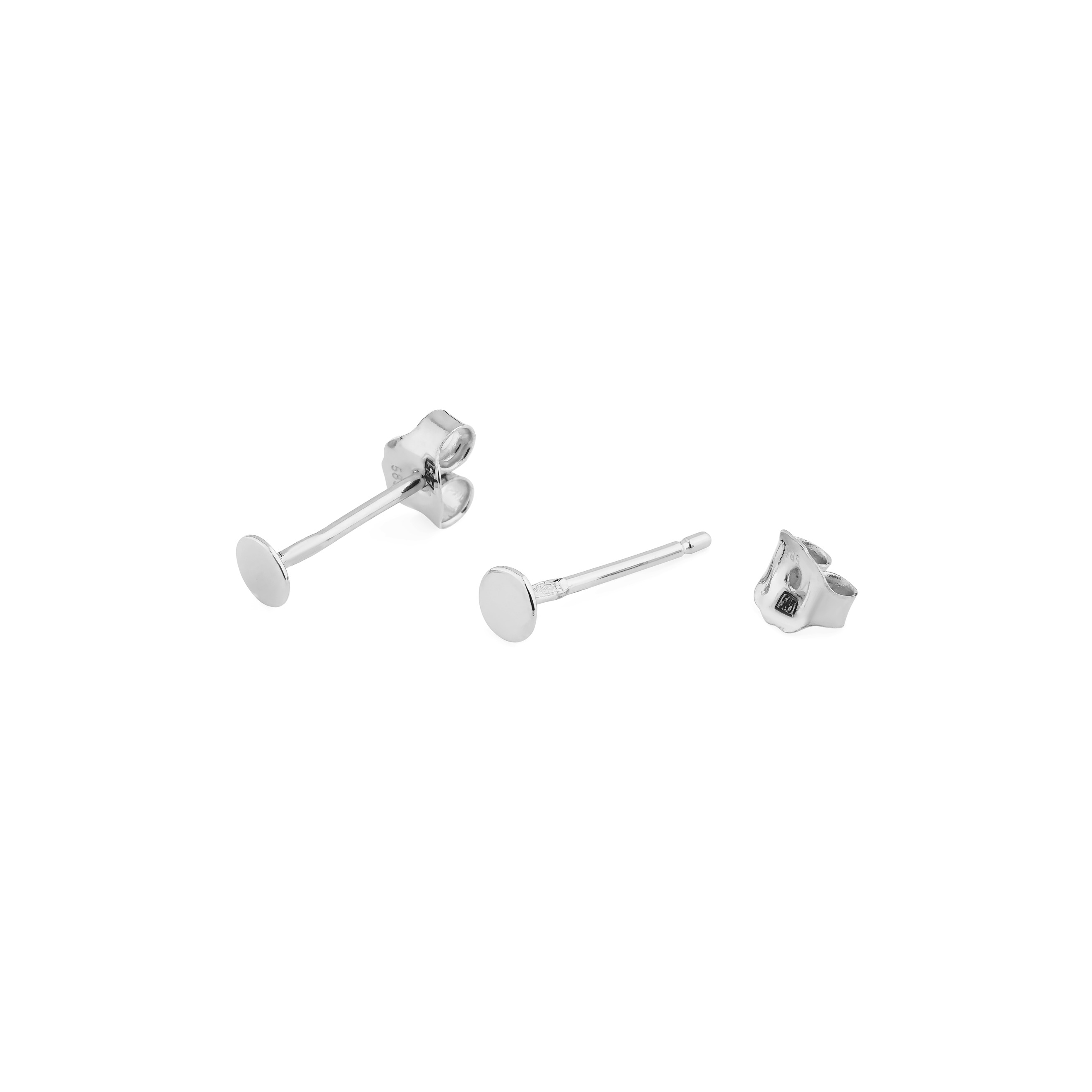 Round-shaped white gold earrings