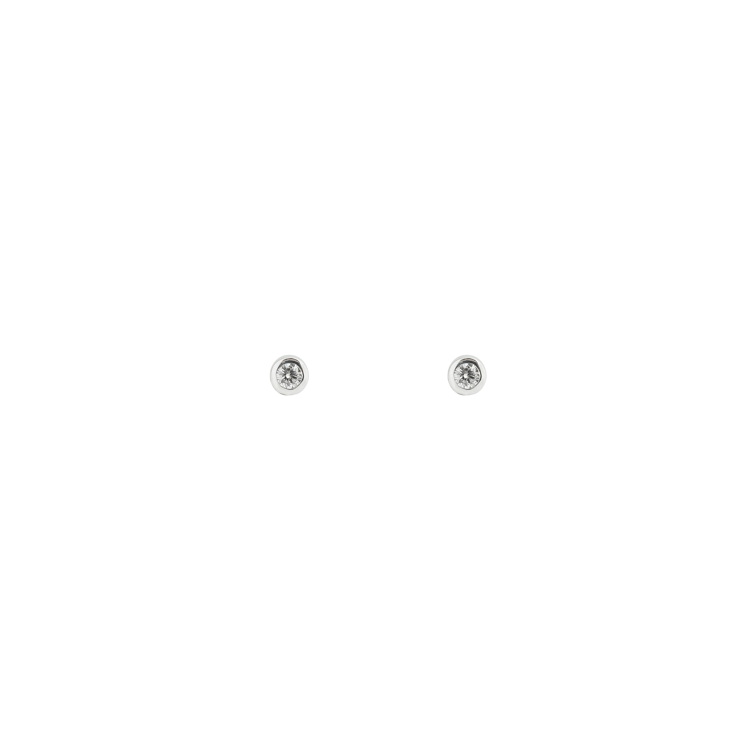 Earrings made of white gold with diamonds