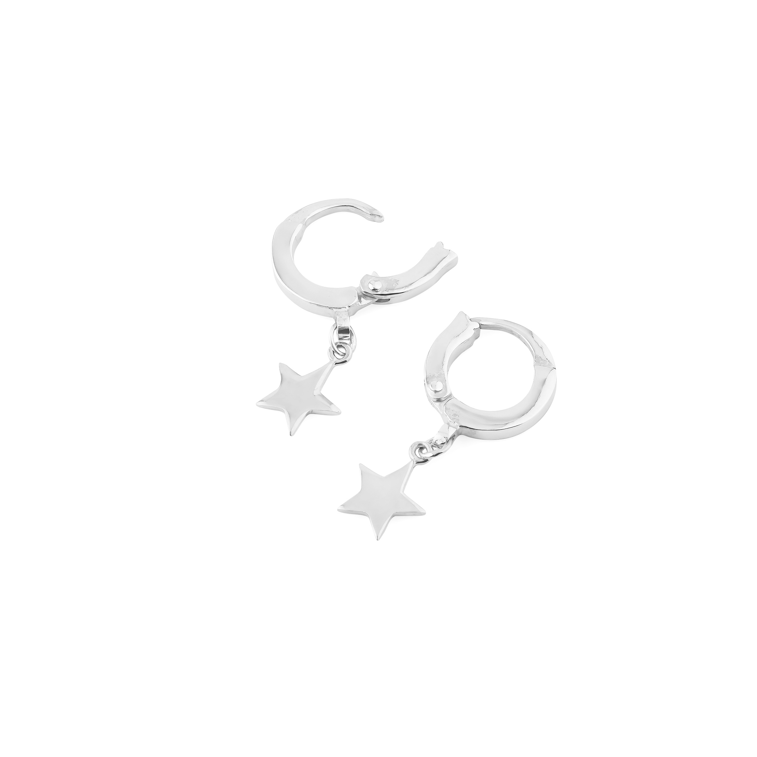 Earrings with stars made of silver