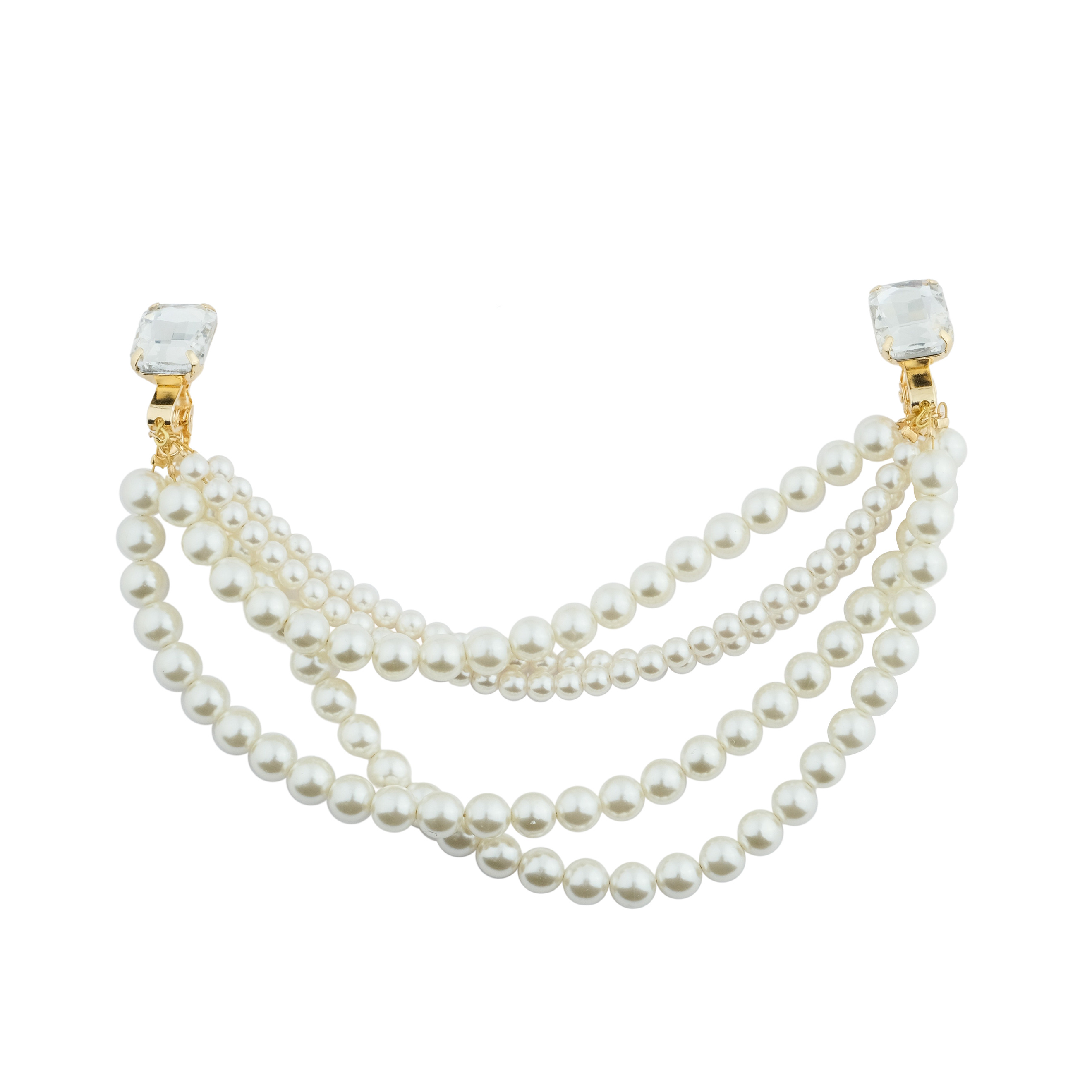 Brooch with artificial pearls and crystals