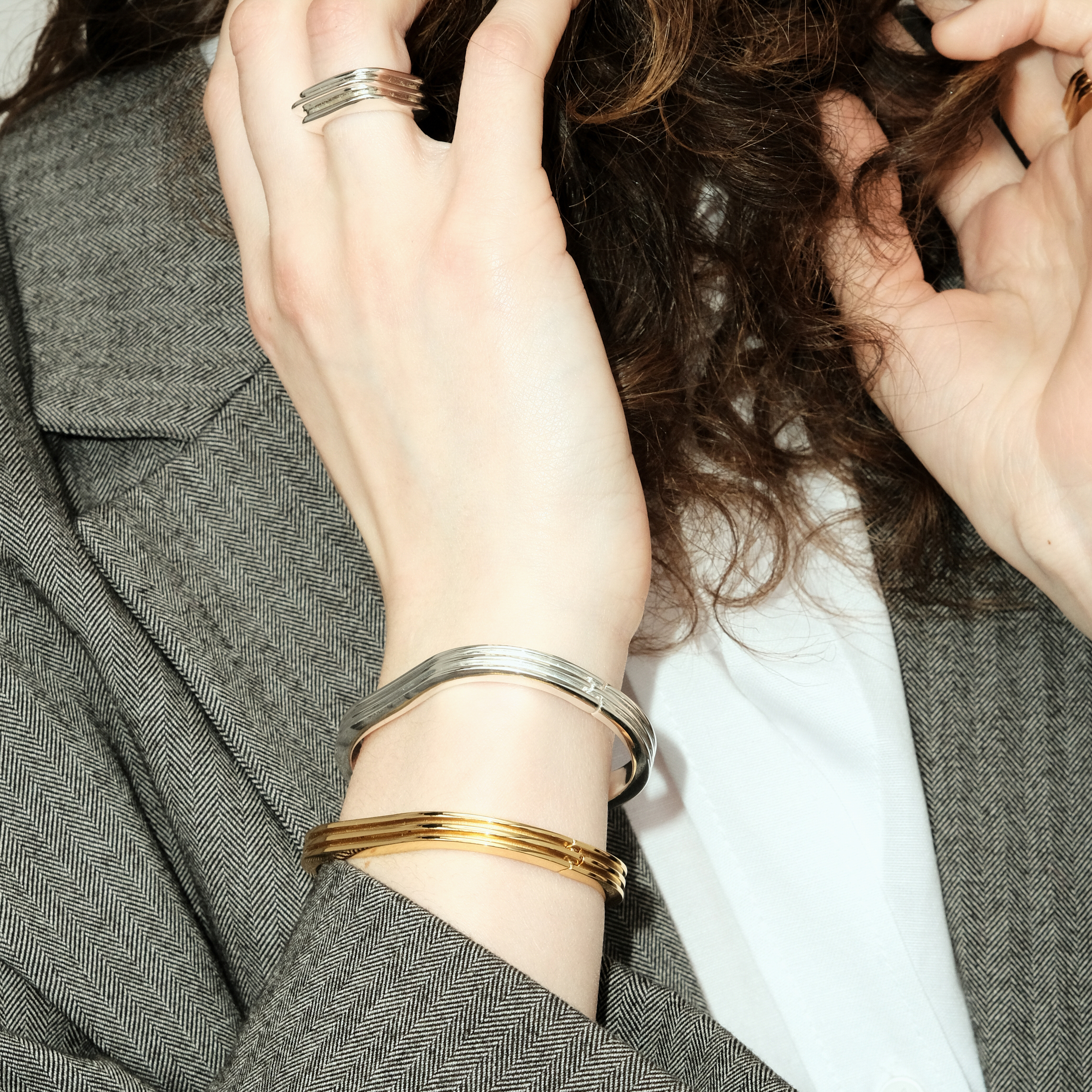 Gold-plated ribbed bracelet