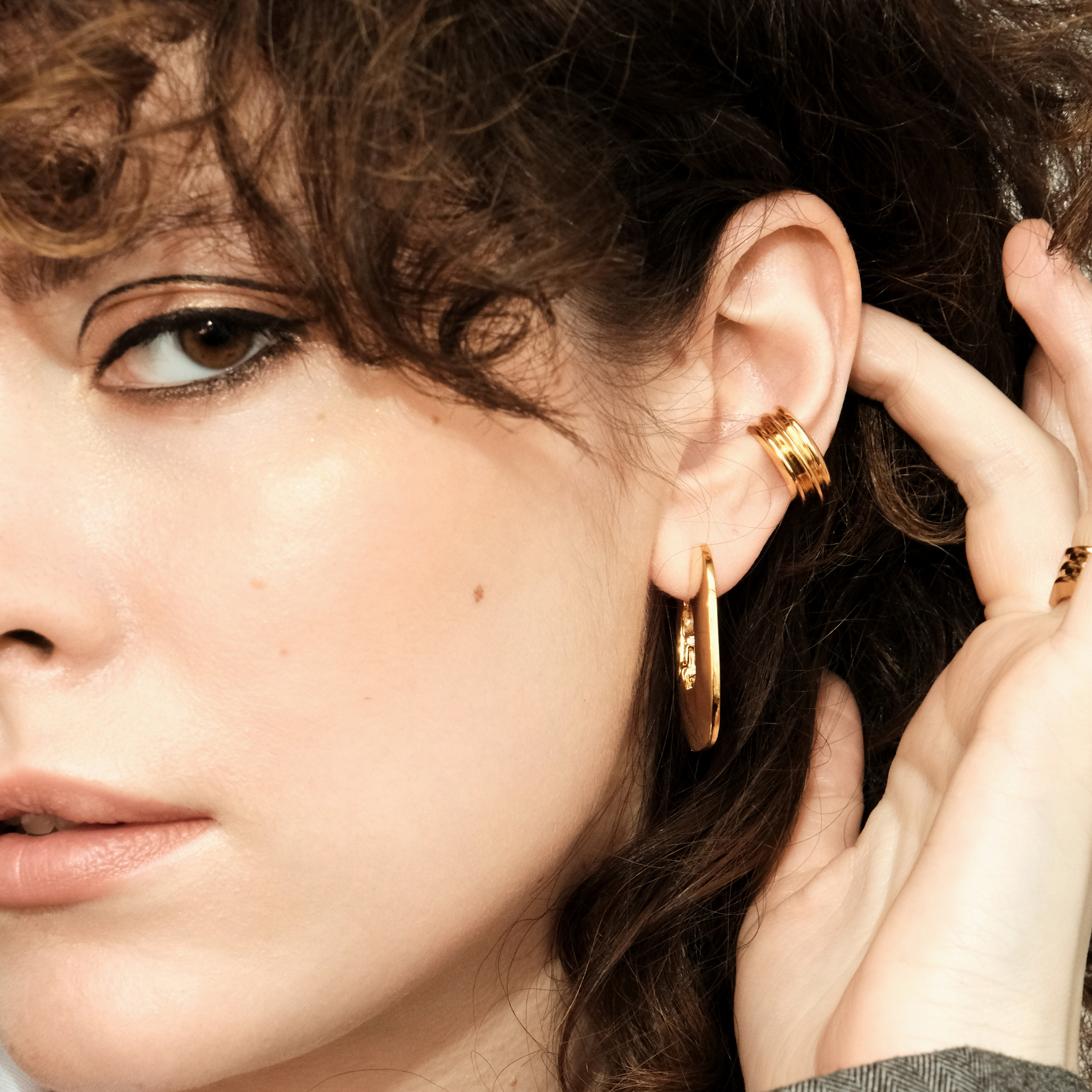 Gold-plated Square Mega Cushion Earrings