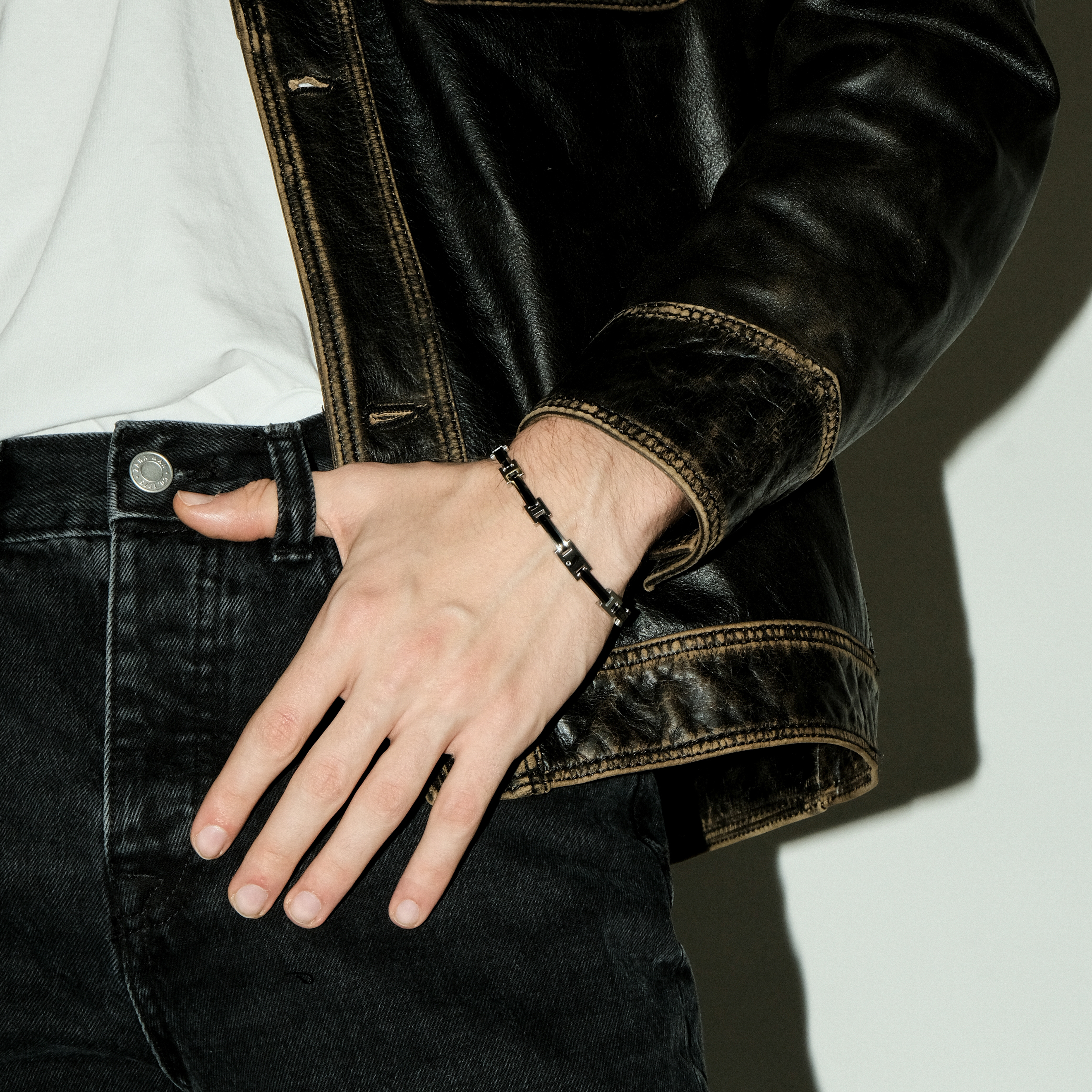 Stainless steel bracelet with one black diamond