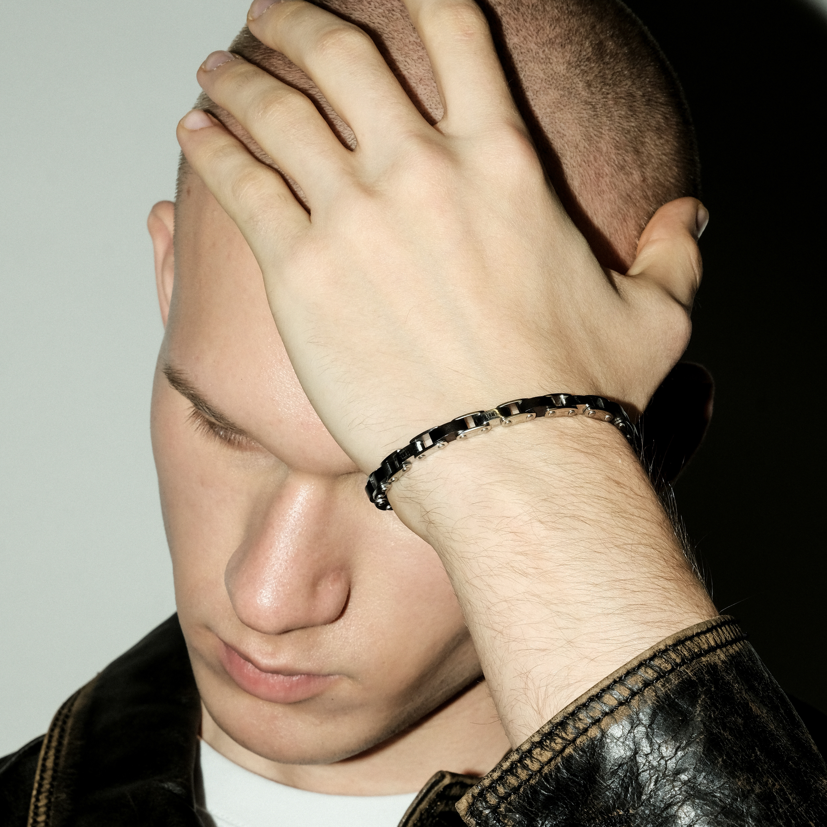 Stainless steel bracelet with one black diamond