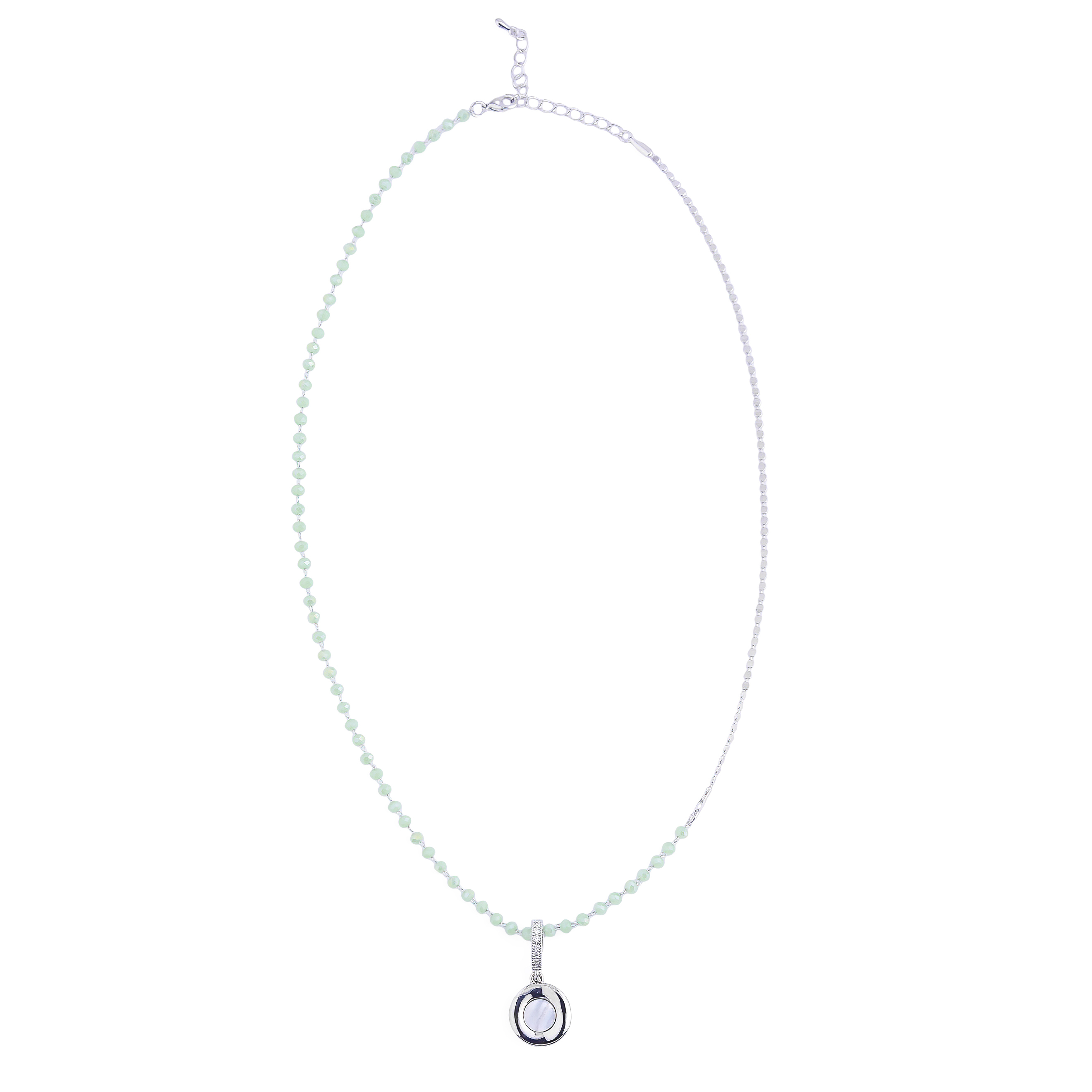 Серебристое колье из бус и цепи с круглым медальоном с камнем
