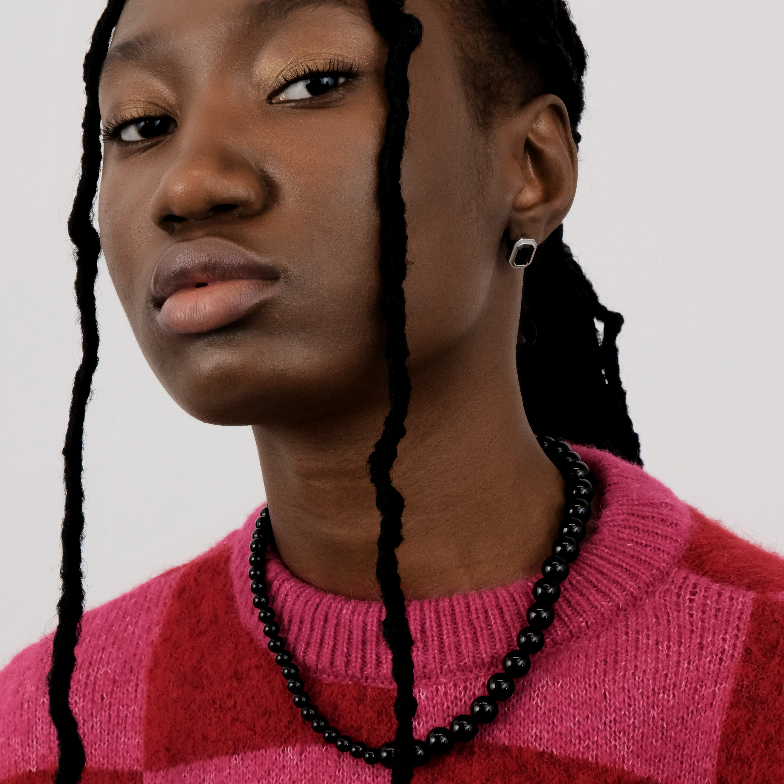 Asymmetric necklace made of black beads