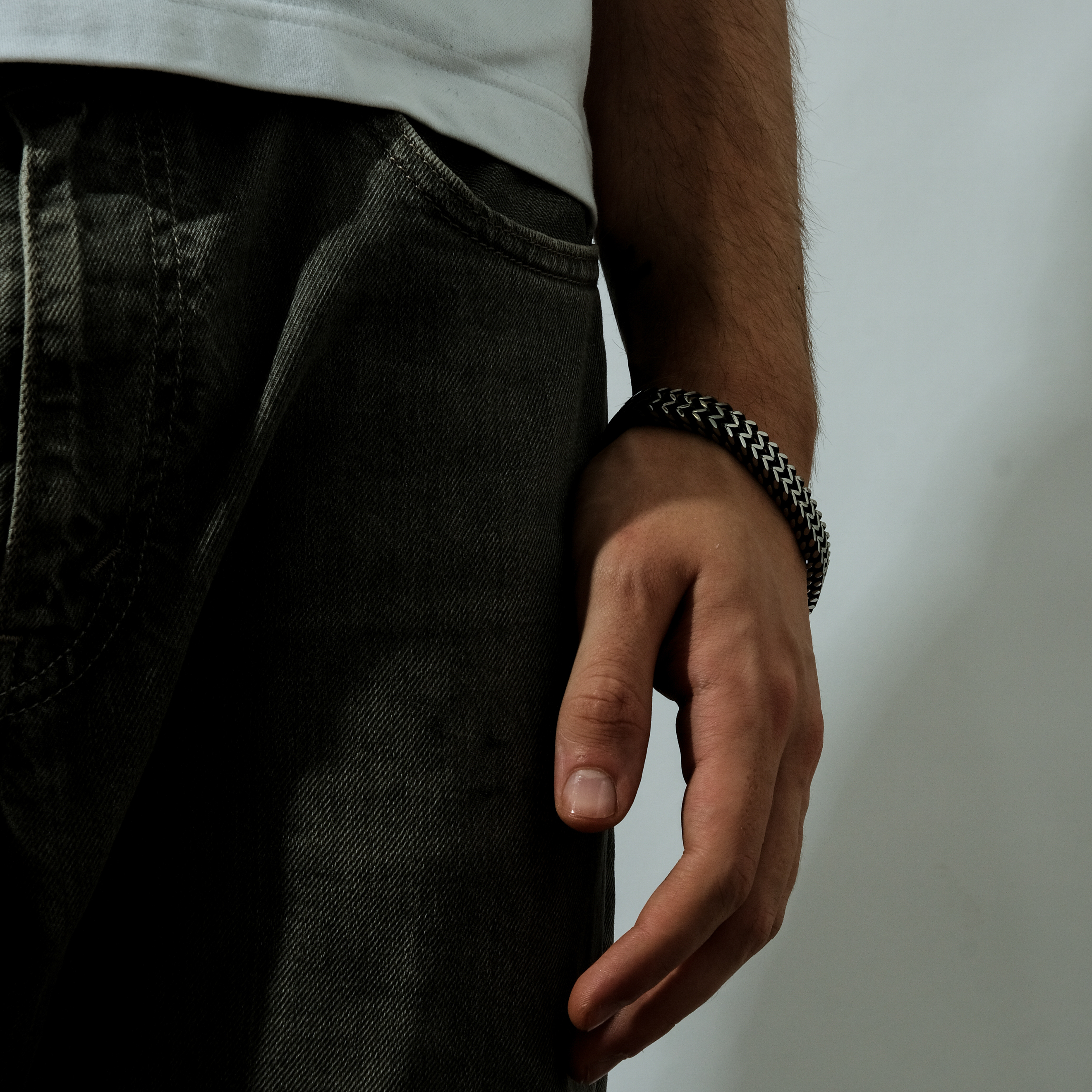 Steel bracelet with double weave and blackening