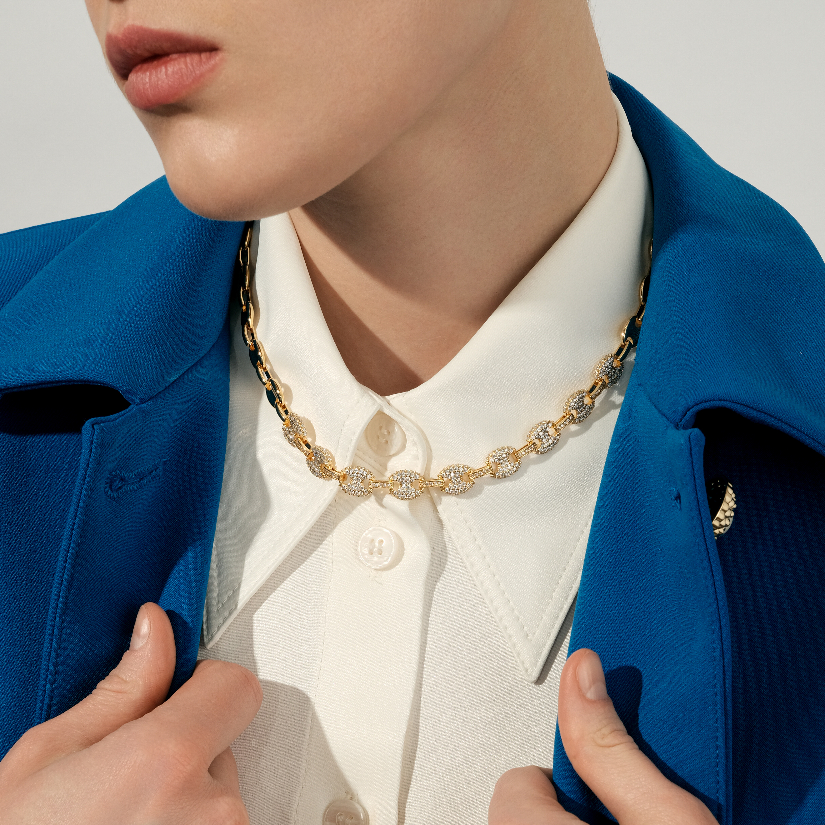 necklace made of large oval links with a pavй of crystals